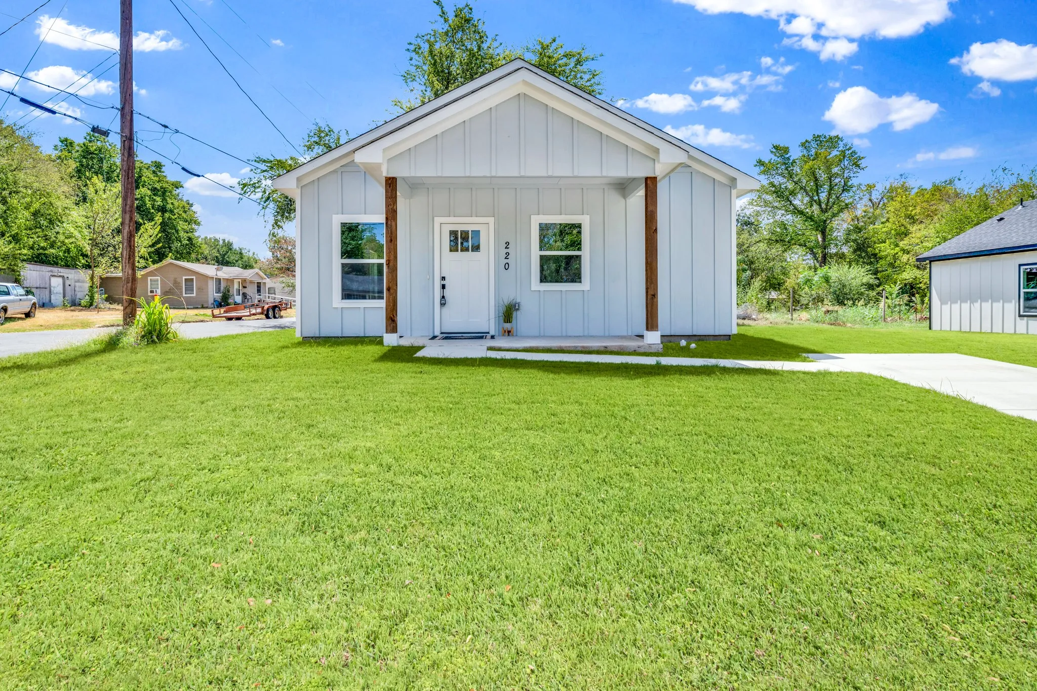 Single Family Residence For Sale in Hopkins County , 220 Calvert Street, Sulphur Springs, Texas 75482, 2 Bedroom, 2 Bathroom, Garage spaces, 862 Sqft, built in 2026, mls#21377690, Real Estate Agent in Sulphur Springs, Homes For Sale in Hopkins county, Homes For Sale in Sulphur Springs, Realtor in Sulphur Springs Texas, Real Estate Brokerage Independent Realty Texas, Luminita Cordes Realtor