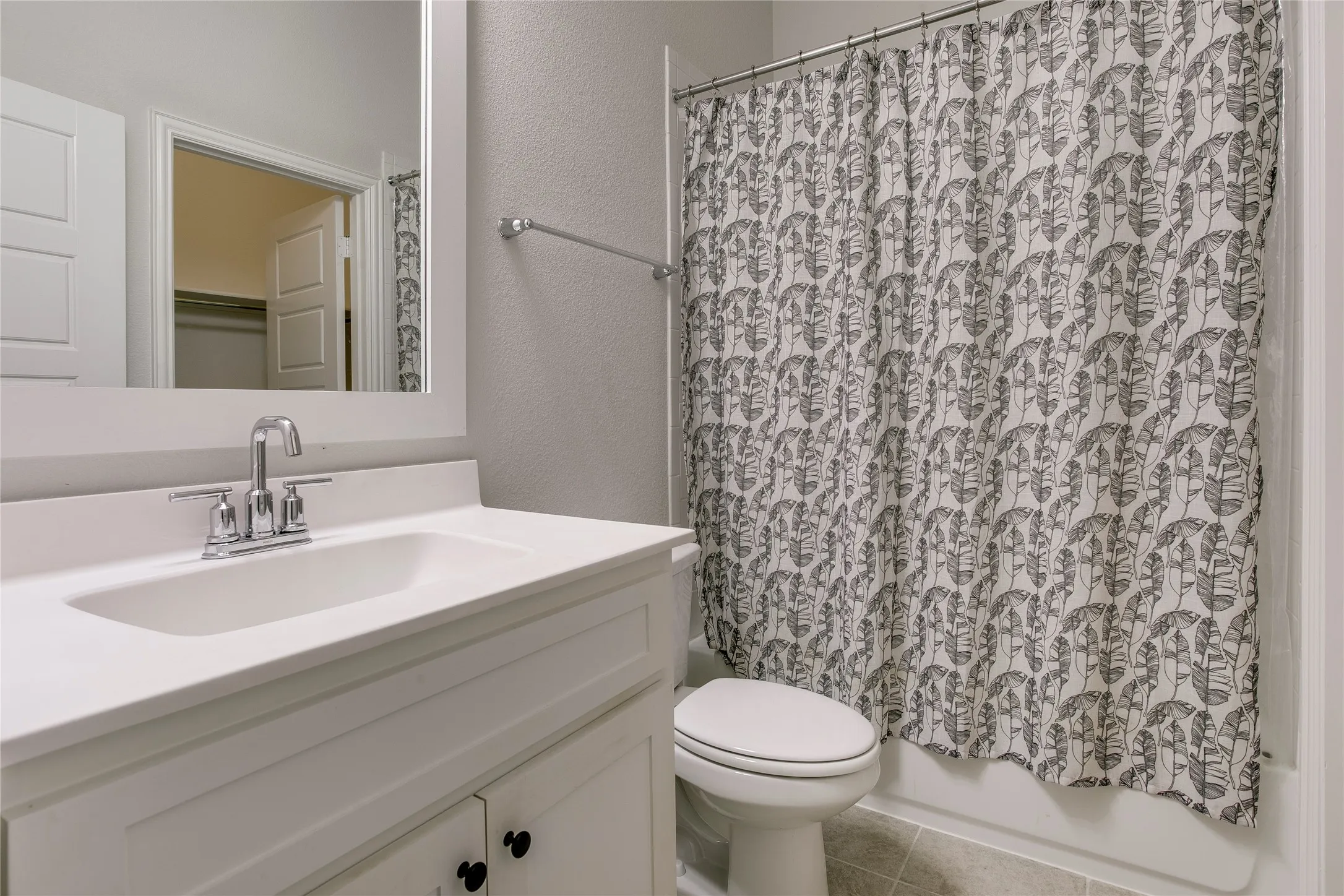 Single Family Residence For Sale in Tarrant County , 1332 Island Vista Drive, Arlington, Texas 76005, 5 Bedroom, 6 Bathroom, 3 Garage spaces, 4,565 Sqft, built in 2021, mls#21374197, Real Estate Agent in Arlington, Homes For Sale in Tarrant county, Homes For Sale in Arlington, Realtor in Arlington Texas, Real Estate Brokerage Independent Realty Texas, Luminita Cordes Realtor