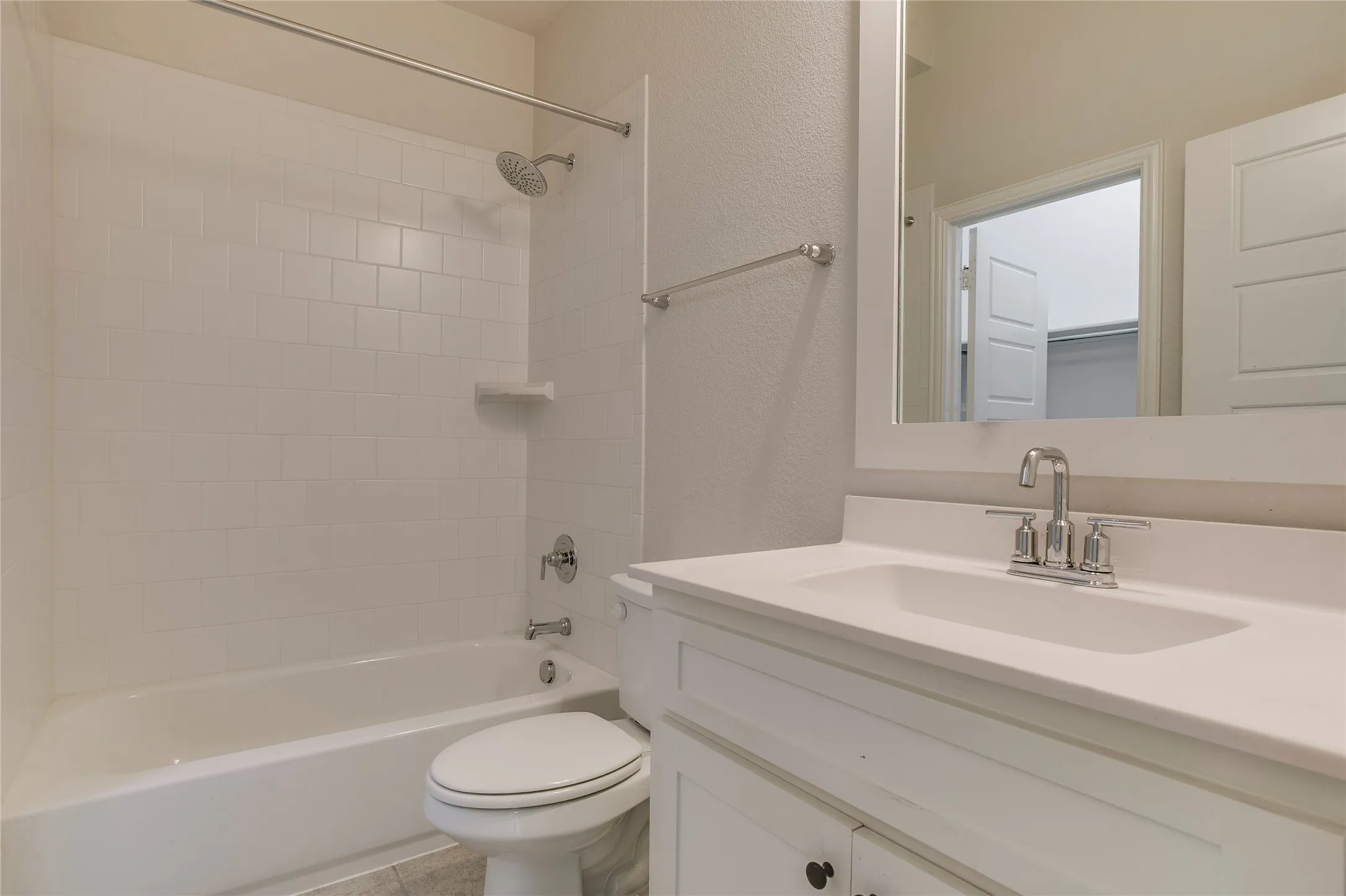 Single Family Residence For Sale in Tarrant County , 1332 Island Vista Drive, Arlington, Texas 76005, 5 Bedroom, 6 Bathroom, 3 Garage spaces, 4,565 Sqft, built in 2021, mls#21374197, Real Estate Agent in Arlington, Homes For Sale in Tarrant county, Homes For Sale in Arlington, Realtor in Arlington Texas, Real Estate Brokerage Independent Realty Texas, Luminita Cordes Realtor