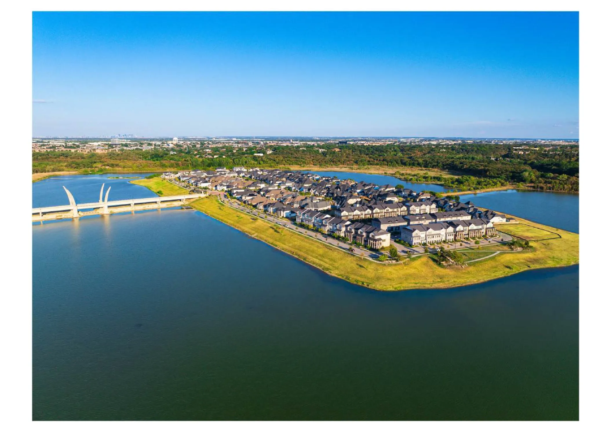 Single Family Residence For Sale in Tarrant County , 1332 Island Vista Drive, Arlington, Texas 76005, 5 Bedroom, 6 Bathroom, 3 Garage spaces, 4,565 Sqft, built in 2021, mls#21374197, Real Estate Agent in Arlington, Homes For Sale in Tarrant county, Homes For Sale in Arlington, Realtor in Arlington Texas, Real Estate Brokerage Independent Realty Texas, Luminita Cordes Realtor