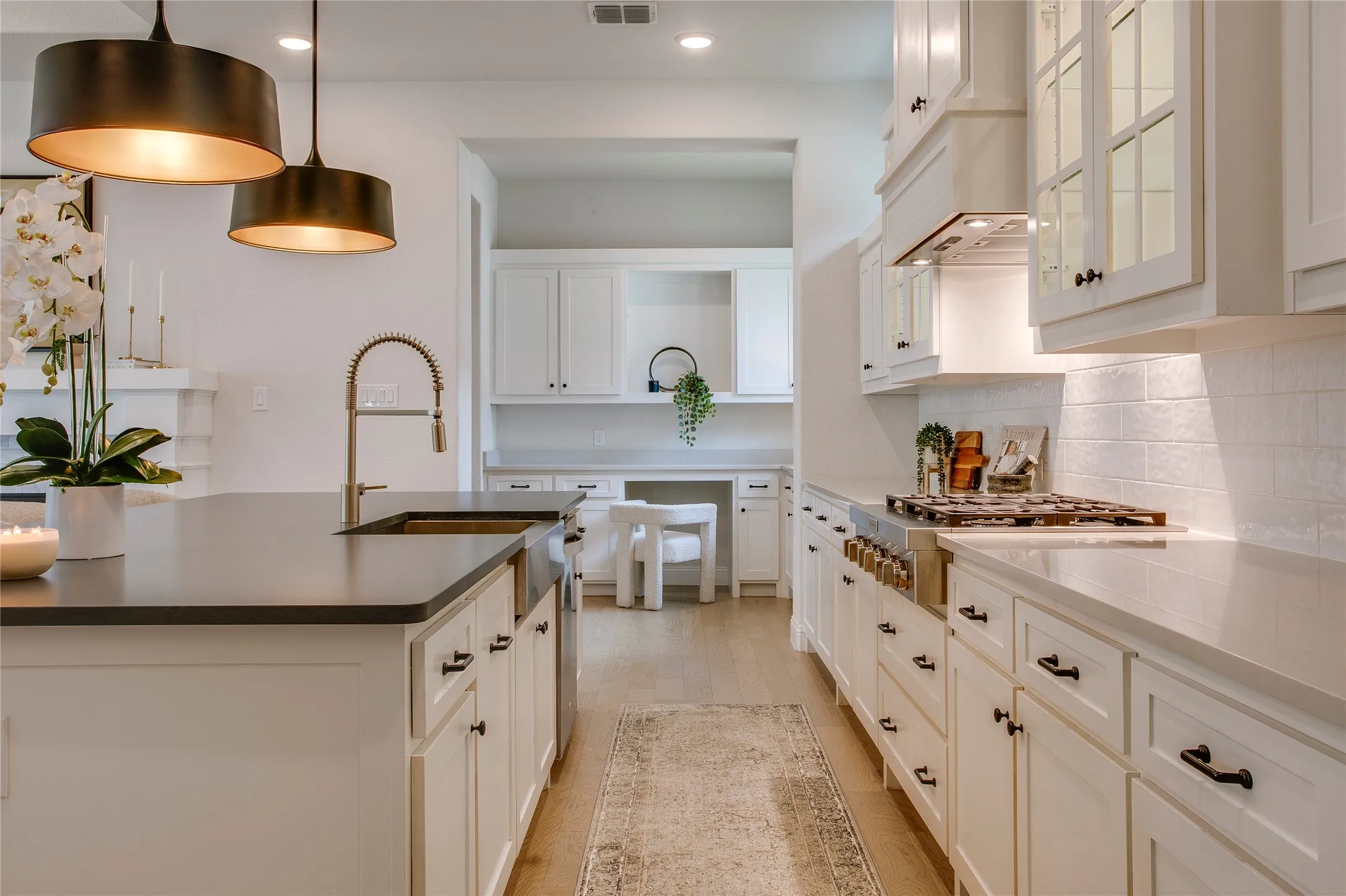 Single Family Residence For Sale in Tarrant County , 1332 Island Vista Drive, Arlington, Texas 76005, 5 Bedroom, 6 Bathroom, 3 Garage spaces, 4,565 Sqft, built in 2021, mls#21374197, Real Estate Agent in Arlington, Homes For Sale in Tarrant county, Homes For Sale in Arlington, Realtor in Arlington Texas, Real Estate Brokerage Independent Realty Texas, Luminita Cordes Realtor