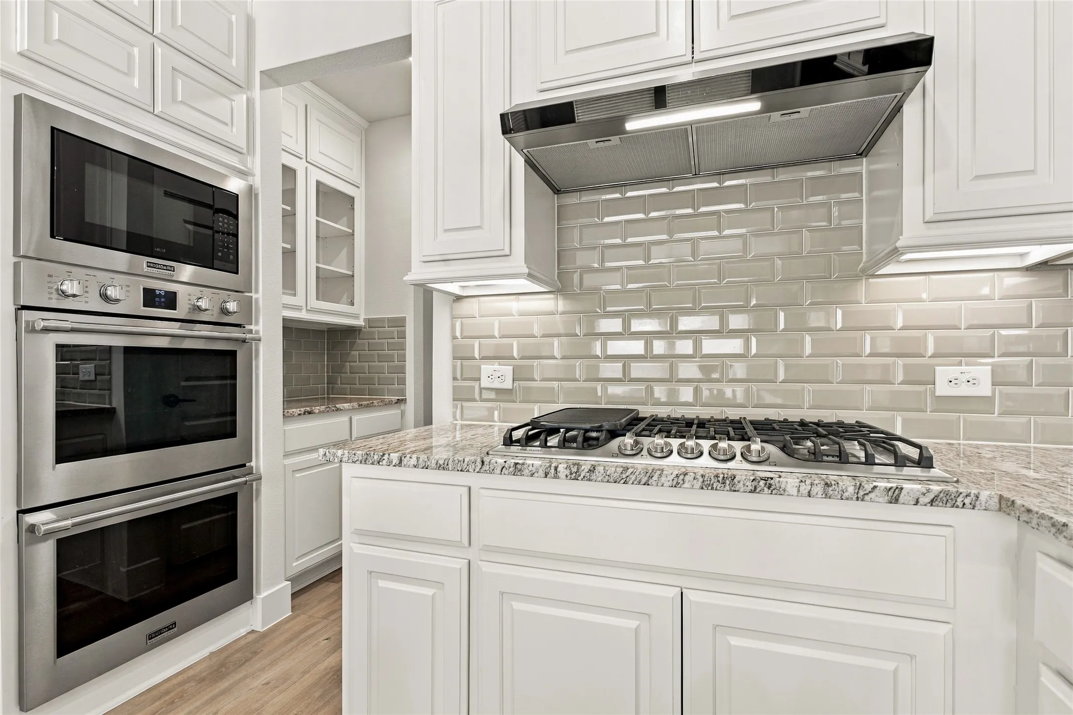 Kitchen with double overns and butlers pantry