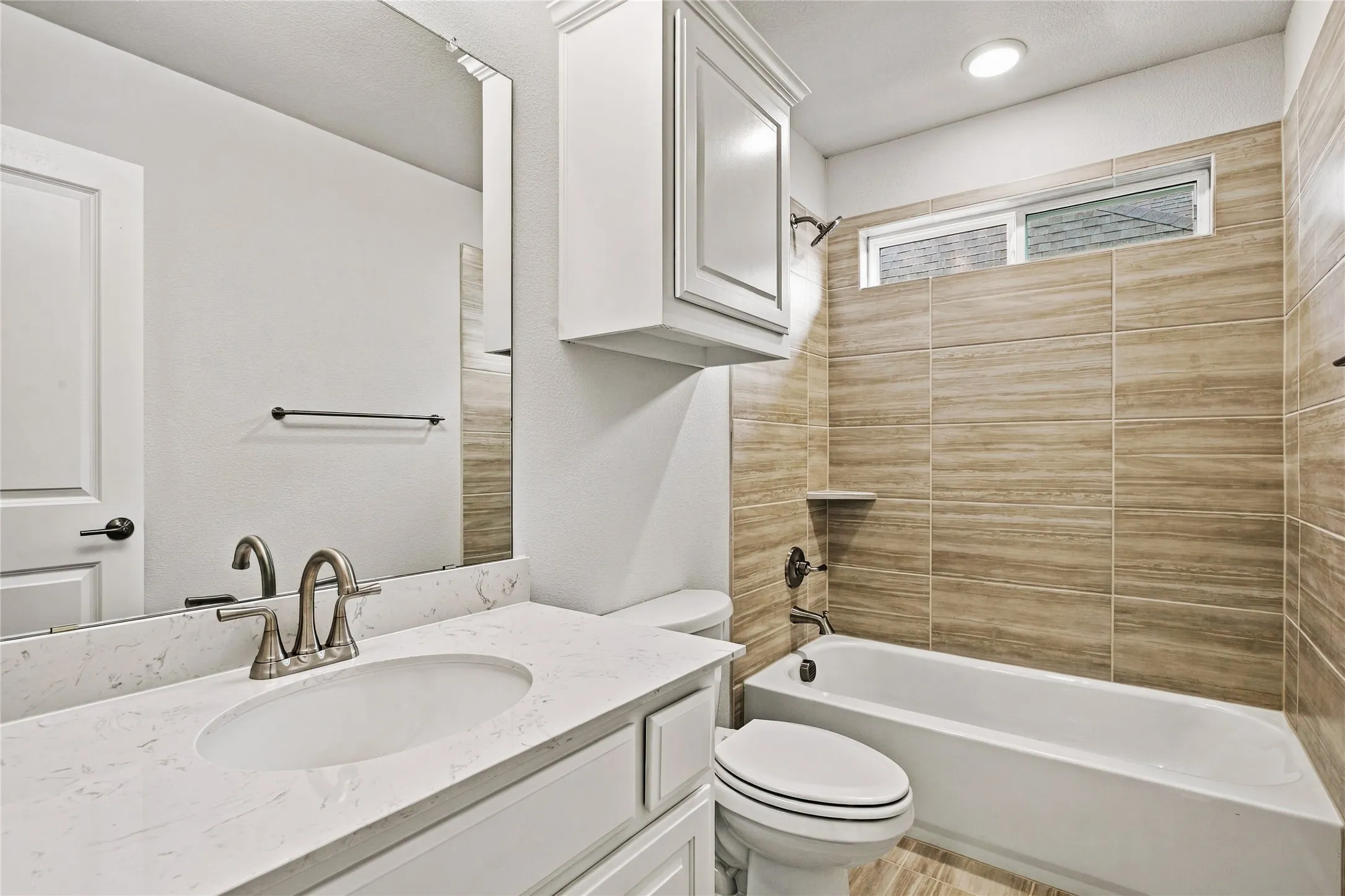 Another upstairs full bath