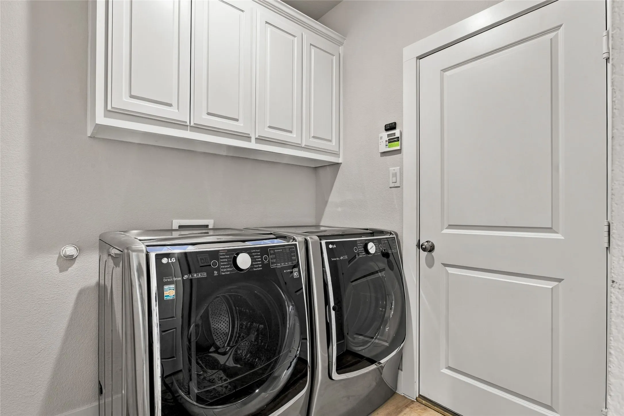 Washer and dryer stay