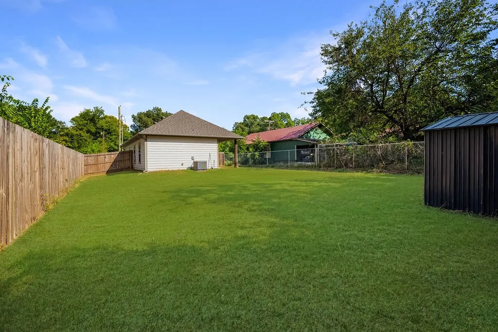 Single Family Residence For Sale in Smith County , 204 Bradford Avenue, Arp, Texas 75750, 2 Bedroom, 2 Bathroom, Garage spaces, 1,012 Sqft, built in 2024, mls#21380474, Real Estate Agent in Arp, Homes For Sale in Smith county, Homes For Sale in Arp, Realtor in Arp Texas, Real Estate Brokerage Independent Realty Texas, Luminita Cordes Realtor