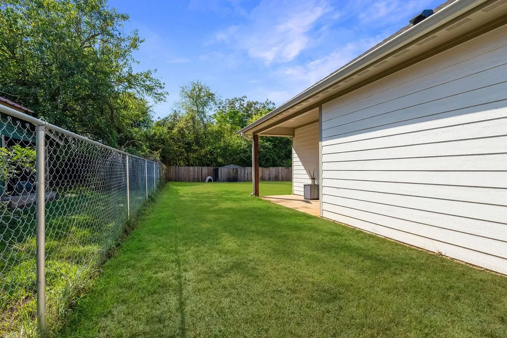 Single Family Residence For Sale in Smith County , 204 Bradford Avenue, Arp, Texas 75750, 2 Bedroom, 2 Bathroom, Garage spaces, 1,012 Sqft, built in 2024, mls#21380474, Real Estate Agent in Arp, Homes For Sale in Smith county, Homes For Sale in Arp, Realtor in Arp Texas, Real Estate Brokerage Independent Realty Texas, Luminita Cordes Realtor