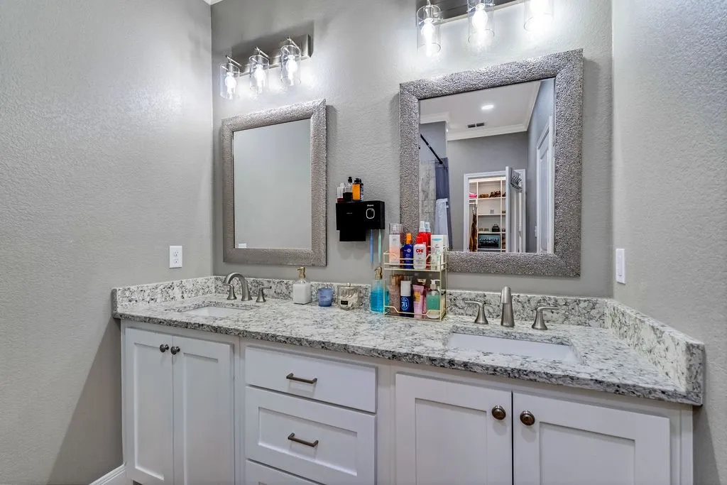 Single Family Residence For Sale in Smith County , 204 Bradford Avenue, Arp, Texas 75750, 2 Bedroom, 2 Bathroom, Garage spaces, 1,012 Sqft, built in 2024, mls#21380474, Real Estate Agent in Arp, Homes For Sale in Smith county, Homes For Sale in Arp, Realtor in Arp Texas, Real Estate Brokerage Independent Realty Texas, Luminita Cordes Realtor