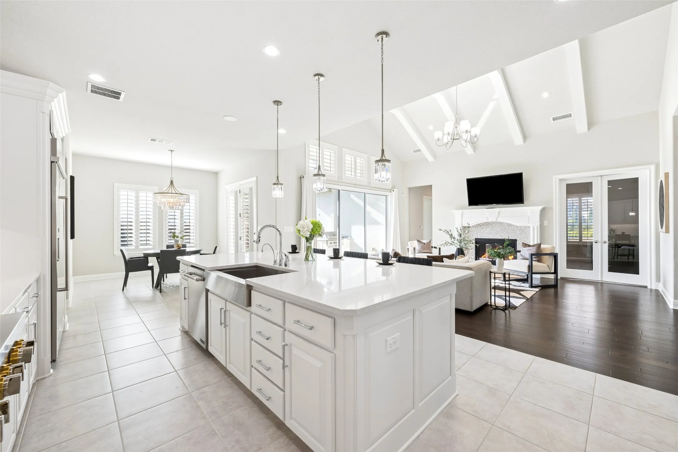 Single Family Residence For Sale in Denton County , 6881 Flatcatcher Drive, Frisco, Texas 75036, 4 Bedroom, 4 Bathroom, 3 Garage spaces, 3,879 Sqft, built in 2019, mls#21380595, Real Estate Agent in Frisco, Homes For Sale in Denton county, Homes For Sale in Frisco, Realtor in Frisco Texas, Real Estate Brokerage Independent Realty Texas, Luminita Cordes Realtor