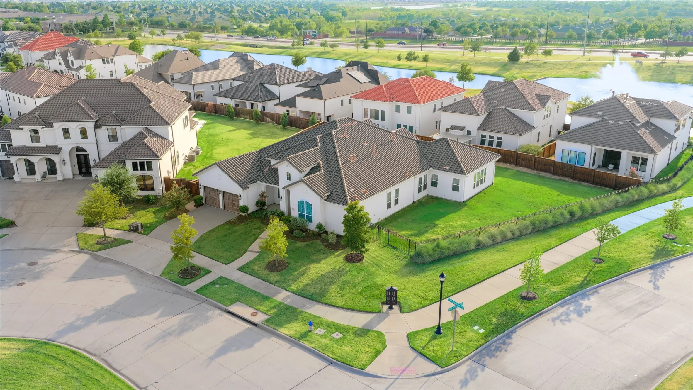 Single Family Residence For Sale in Denton County , 6881 Flatcatcher Drive, Frisco, Texas 75036, 4 Bedroom, 4 Bathroom, 3 Garage spaces, 3,879 Sqft, built in 2019, mls#21380595, Real Estate Agent in Frisco, Homes For Sale in Denton county, Homes For Sale in Frisco, Realtor in Frisco Texas, Real Estate Brokerage Independent Realty Texas, Luminita Cordes Realtor