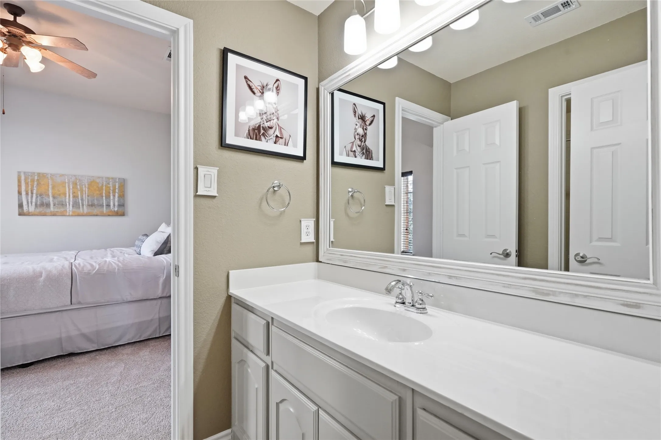 Single Family Residence For Sale in Denton County , 1565 Dutch Hollow Drive, Frisco, Texas 75033, 5 Bedroom, 4 Bathroom, 2 Garage spaces, 3,850 Sqft, built in 2009, mls#21380980, Real Estate Agent in Frisco, Homes For Sale in Denton county, Homes For Sale in Frisco, Realtor in Frisco Texas, Real Estate Brokerage Independent Realty Texas, Luminita Cordes Realtor