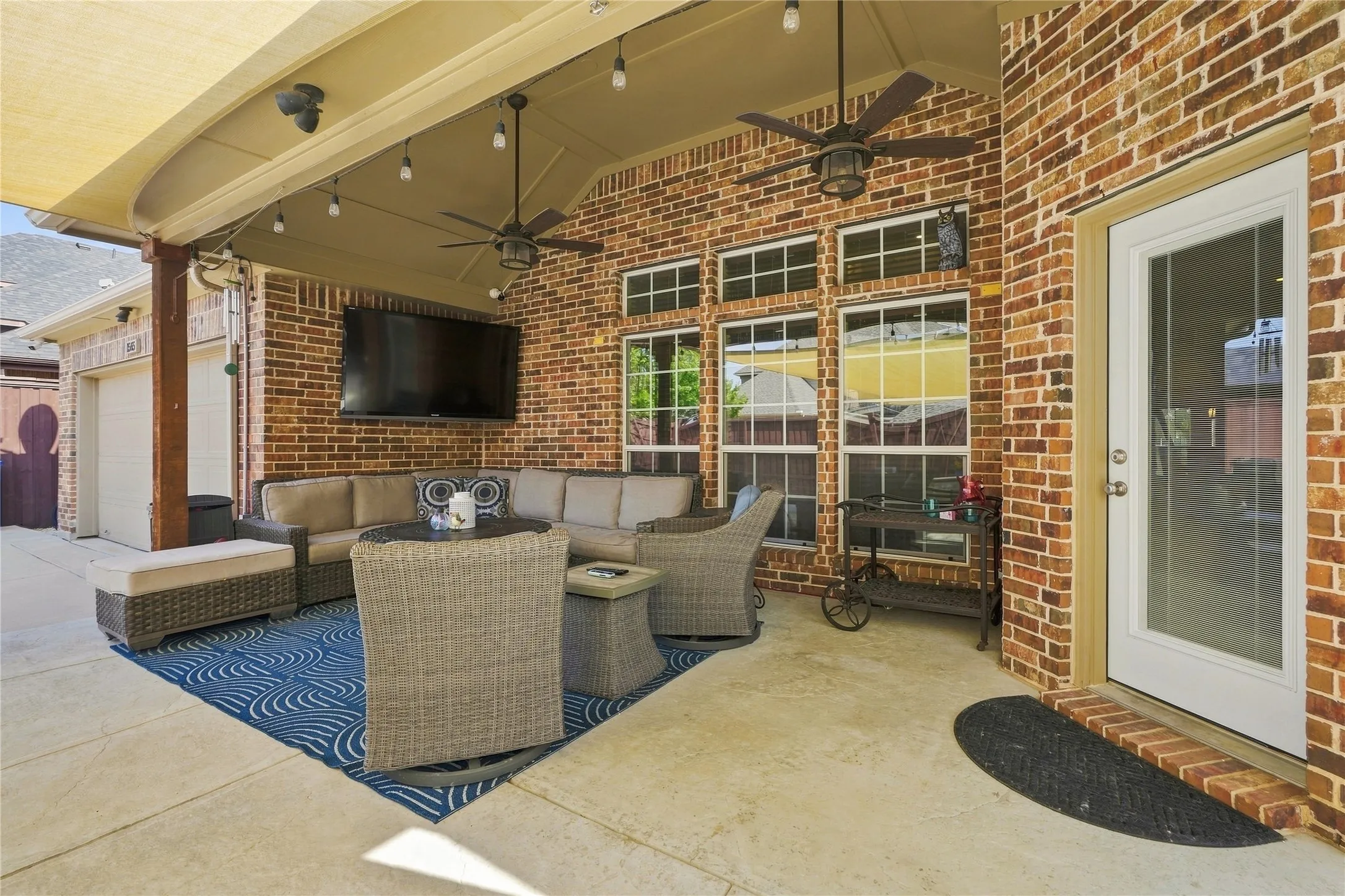 Single Family Residence For Sale in Denton County , 1565 Dutch Hollow Drive, Frisco, Texas 75033, 5 Bedroom, 4 Bathroom, 2 Garage spaces, 3,850 Sqft, built in 2009, mls#21380980, Real Estate Agent in Frisco, Homes For Sale in Denton county, Homes For Sale in Frisco, Realtor in Frisco Texas, Real Estate Brokerage Independent Realty Texas, Luminita Cordes Realtor