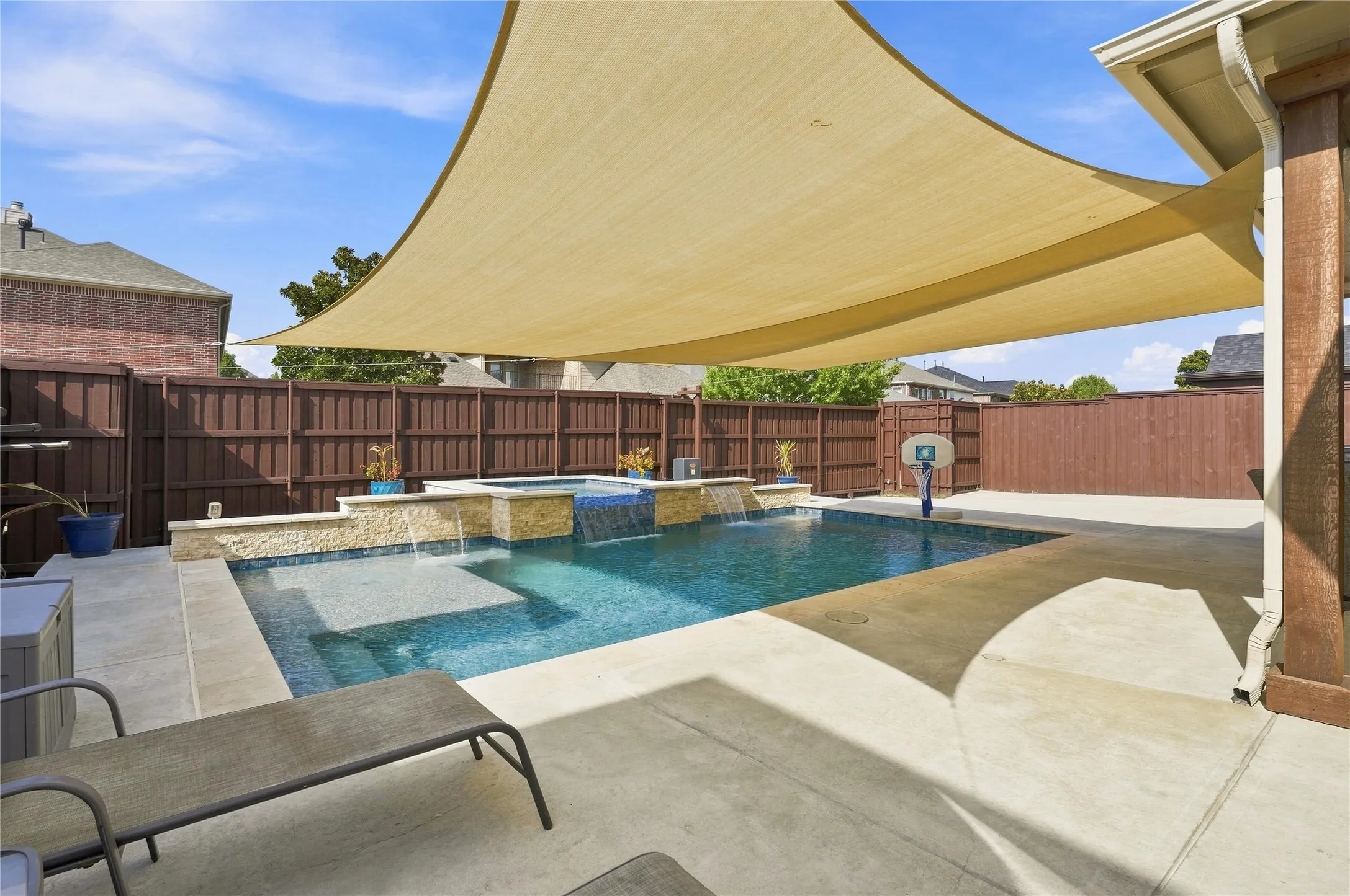 Single Family Residence For Sale in Denton County , 1565 Dutch Hollow Drive, Frisco, Texas 75033, 5 Bedroom, 4 Bathroom, 2 Garage spaces, 3,850 Sqft, built in 2009, mls#21380980, Real Estate Agent in Frisco, Homes For Sale in Denton county, Homes For Sale in Frisco, Realtor in Frisco Texas, Real Estate Brokerage Independent Realty Texas, Luminita Cordes Realtor