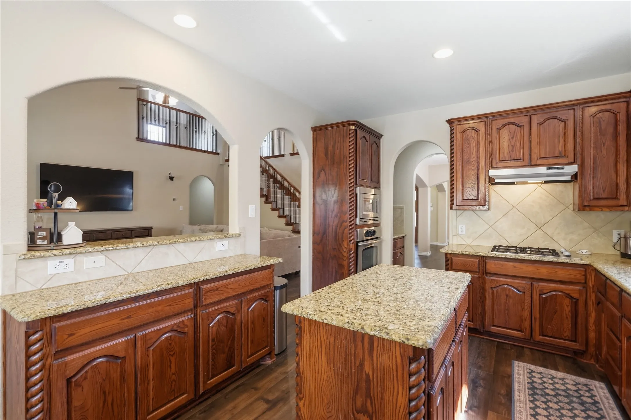 Single Family Residence For Sale in Denton County , 1565 Dutch Hollow Drive, Frisco, Texas 75033, 5 Bedroom, 4 Bathroom, 2 Garage spaces, 3,850 Sqft, built in 2009, mls#21380980, Real Estate Agent in Frisco, Homes For Sale in Denton county, Homes For Sale in Frisco, Realtor in Frisco Texas, Real Estate Brokerage Independent Realty Texas, Luminita Cordes Realtor