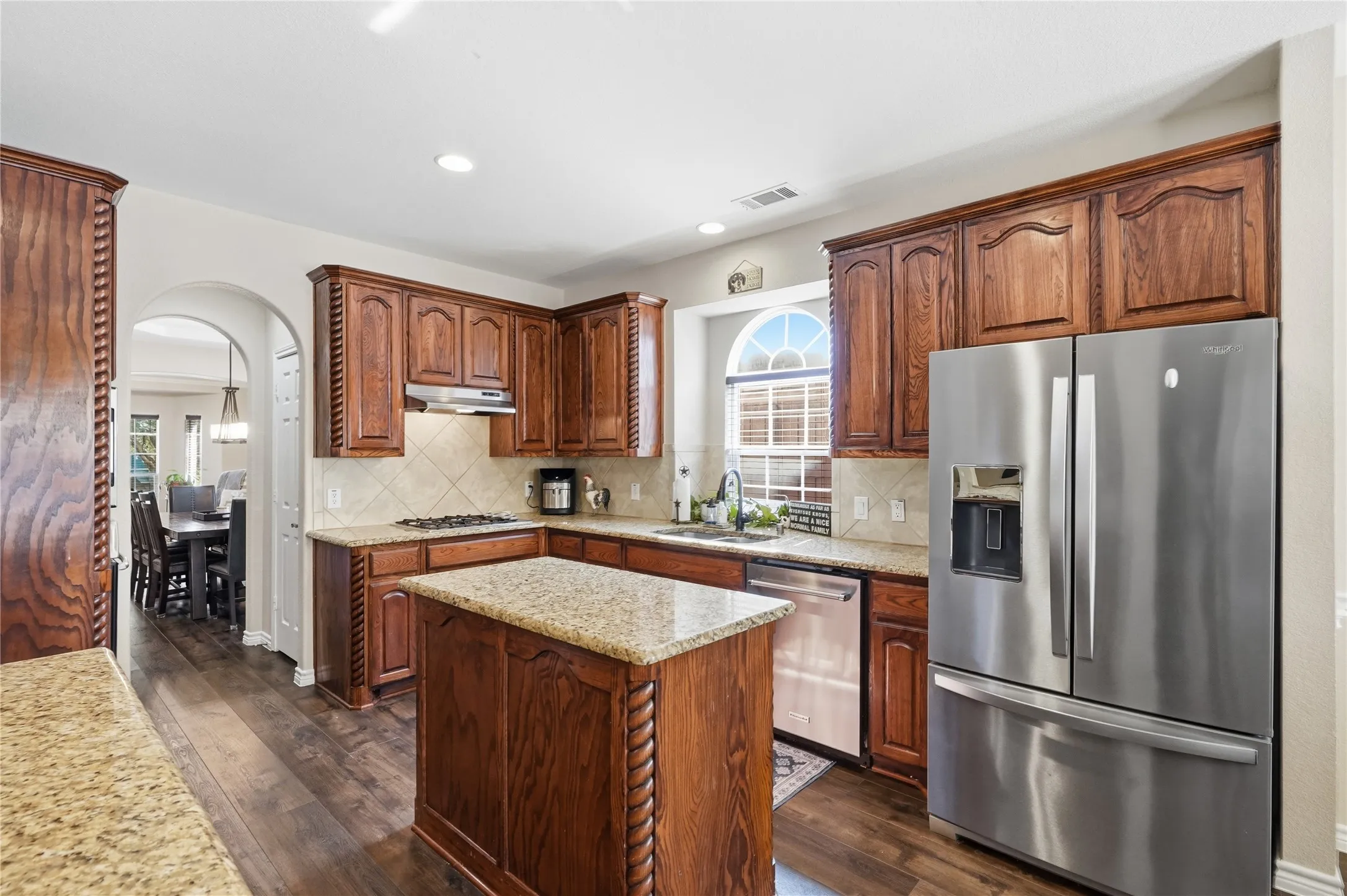 Single Family Residence For Sale in Denton County , 1565 Dutch Hollow Drive, Frisco, Texas 75033, 5 Bedroom, 4 Bathroom, 2 Garage spaces, 3,850 Sqft, built in 2009, mls#21380980, Real Estate Agent in Frisco, Homes For Sale in Denton county, Homes For Sale in Frisco, Realtor in Frisco Texas, Real Estate Brokerage Independent Realty Texas, Luminita Cordes Realtor
