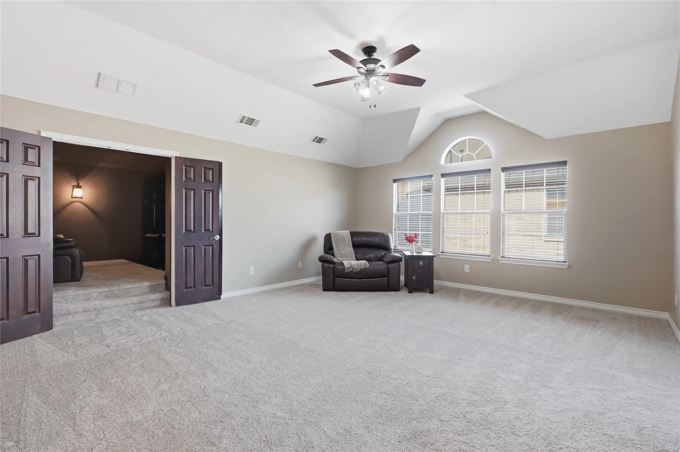 Single Family Residence For Sale in Denton County , 1565 Dutch Hollow Drive, Frisco, Texas 75033, 5 Bedroom, 4 Bathroom, 2 Garage spaces, 3,850 Sqft, built in 2009, mls#21380980, Real Estate Agent in Frisco, Homes For Sale in Denton county, Homes For Sale in Frisco, Realtor in Frisco Texas, Real Estate Brokerage Independent Realty Texas, Luminita Cordes Realtor