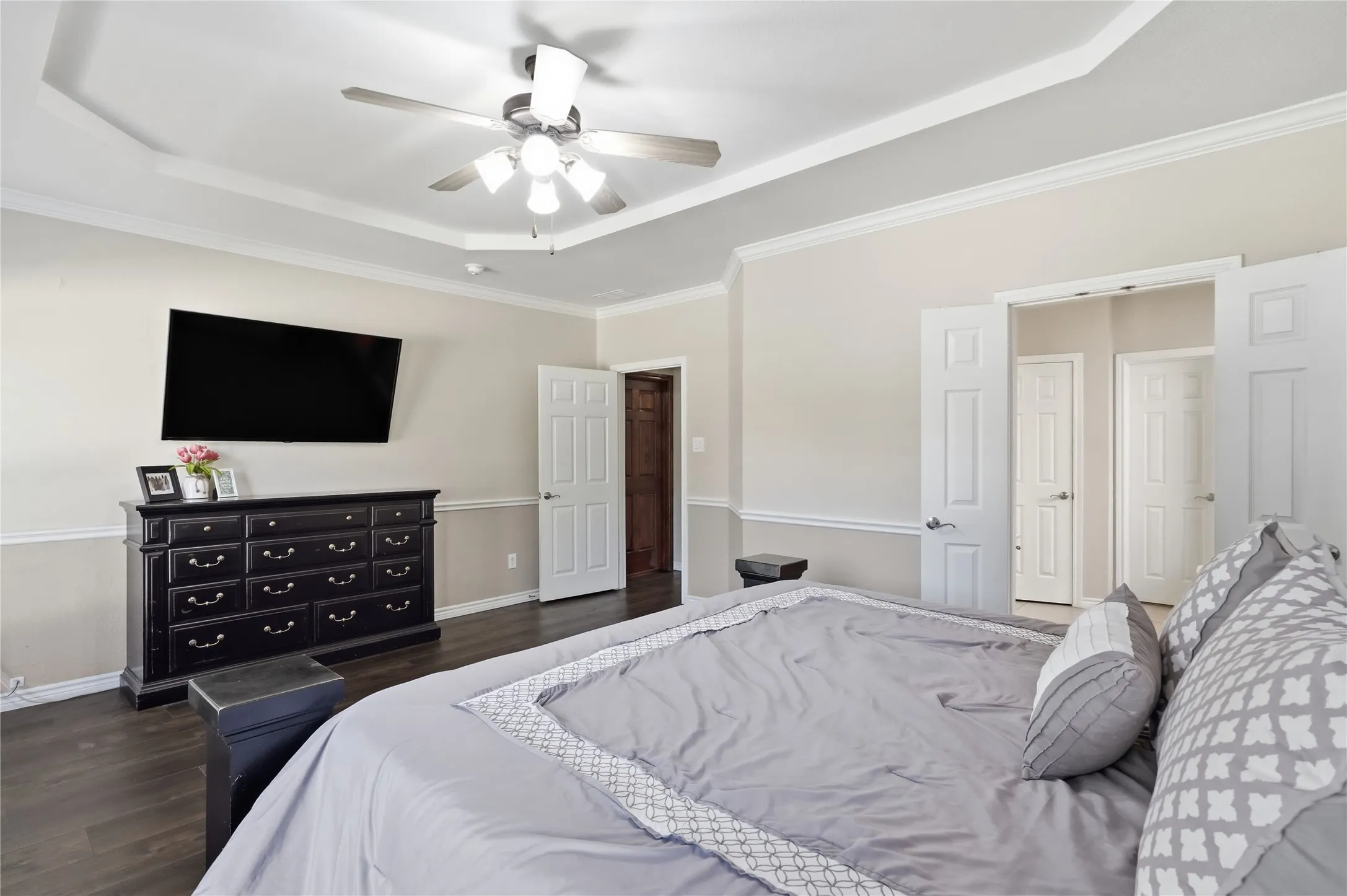Single Family Residence For Sale in Denton County , 1565 Dutch Hollow Drive, Frisco, Texas 75033, 5 Bedroom, 4 Bathroom, 2 Garage spaces, 3,850 Sqft, built in 2009, mls#21380980, Real Estate Agent in Frisco, Homes For Sale in Denton county, Homes For Sale in Frisco, Realtor in Frisco Texas, Real Estate Brokerage Independent Realty Texas, Luminita Cordes Realtor