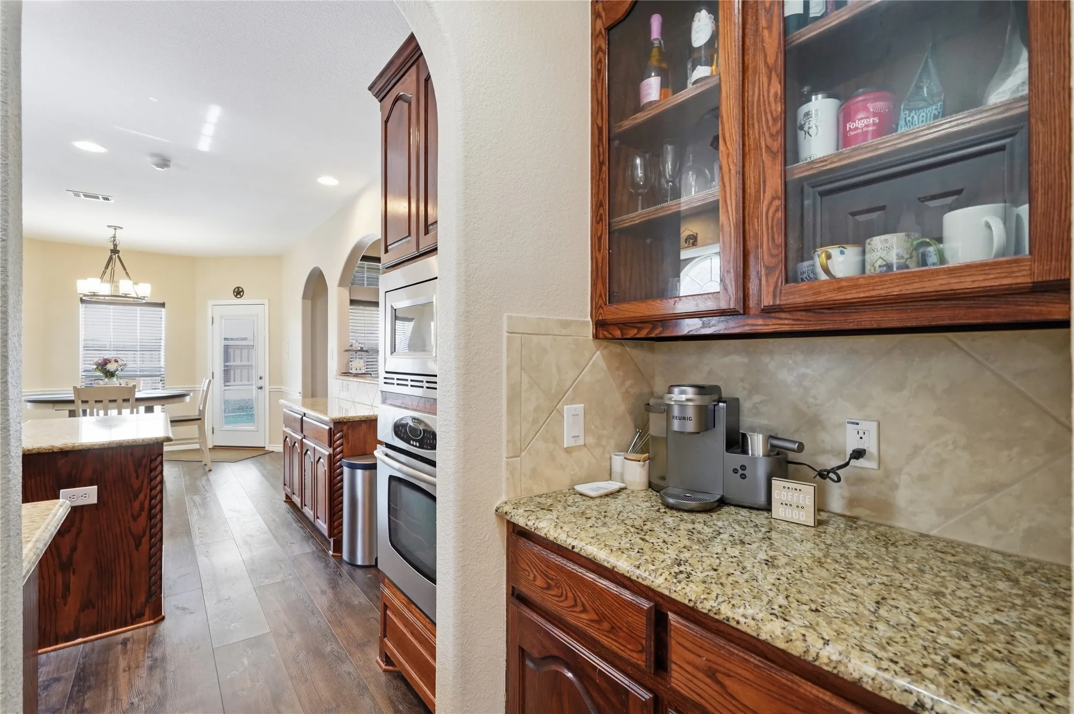 Single Family Residence For Sale in Denton County , 1565 Dutch Hollow Drive, Frisco, Texas 75033, 5 Bedroom, 4 Bathroom, 2 Garage spaces, 3,850 Sqft, built in 2009, mls#21380980, Real Estate Agent in Frisco, Homes For Sale in Denton county, Homes For Sale in Frisco, Realtor in Frisco Texas, Real Estate Brokerage Independent Realty Texas, Luminita Cordes Realtor