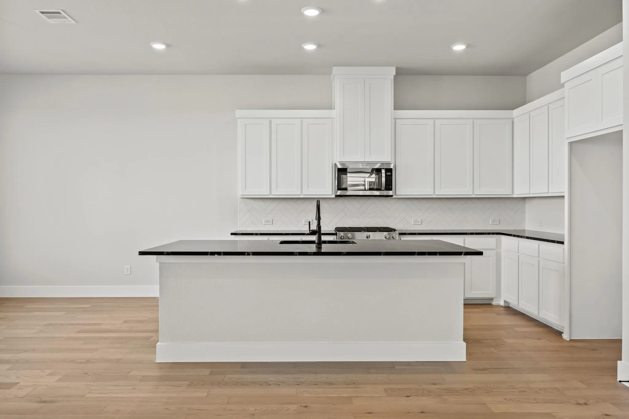 Single Family Residence For Sale in Collin County , 317 Chestnut Street, Celina, Texas 75009, 3 Bedroom, 3 Bathroom, 2 Garage spaces, 2,348 Sqft, built in 2025, mls#21381007, Real Estate Agent in Celina, Homes For Sale in Collin county, Homes For Sale in Celina, Realtor in Celina Texas, Real Estate Brokerage Independent Realty Texas, Luminita Cordes Realtor