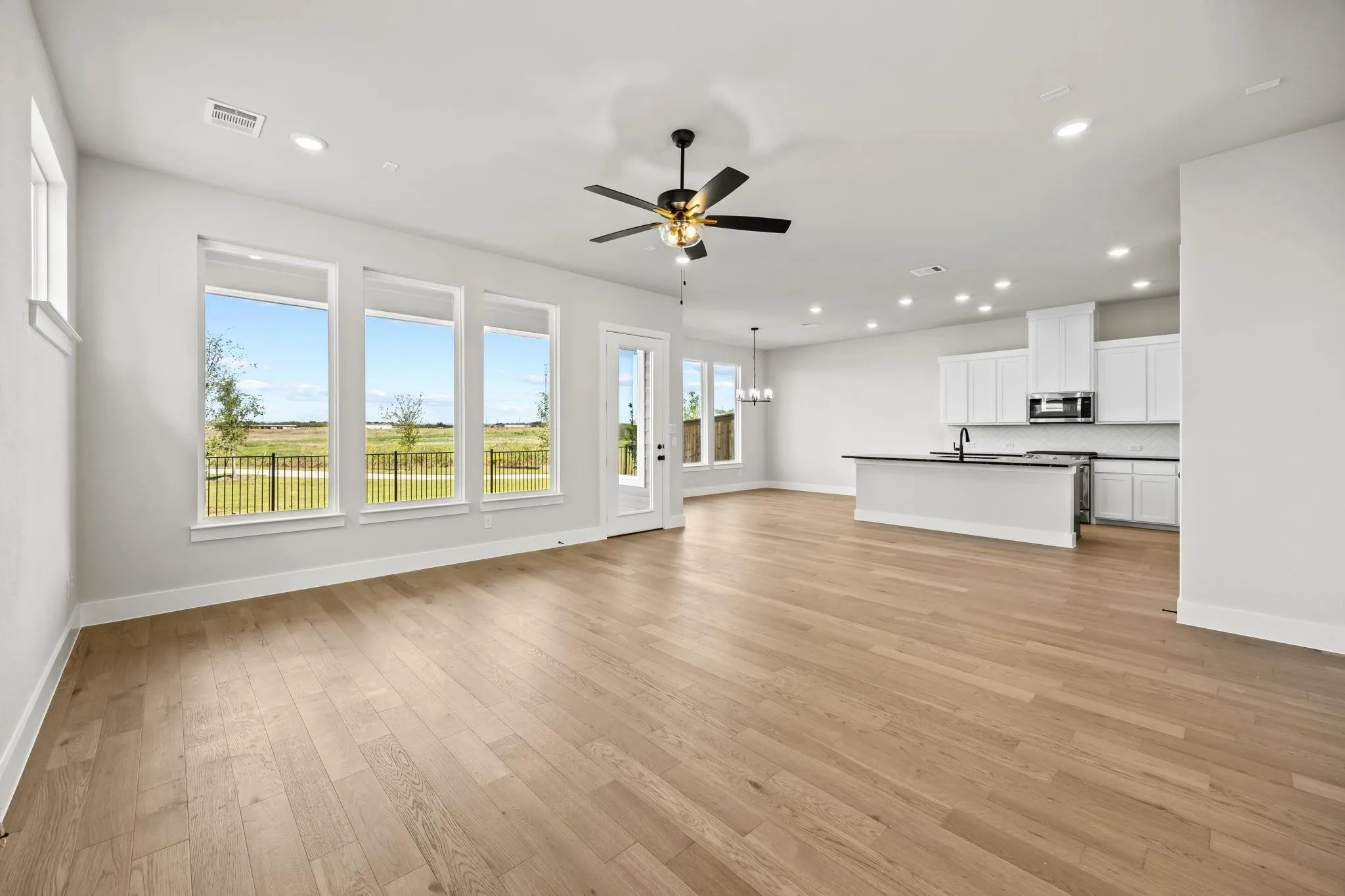 Single Family Residence For Sale in Collin County , 317 Chestnut Street, Celina, Texas 75009, 3 Bedroom, 3 Bathroom, 2 Garage spaces, 2,348 Sqft, built in 2025, mls#21381007, Real Estate Agent in Celina, Homes For Sale in Collin county, Homes For Sale in Celina, Realtor in Celina Texas, Real Estate Brokerage Independent Realty Texas, Luminita Cordes Realtor