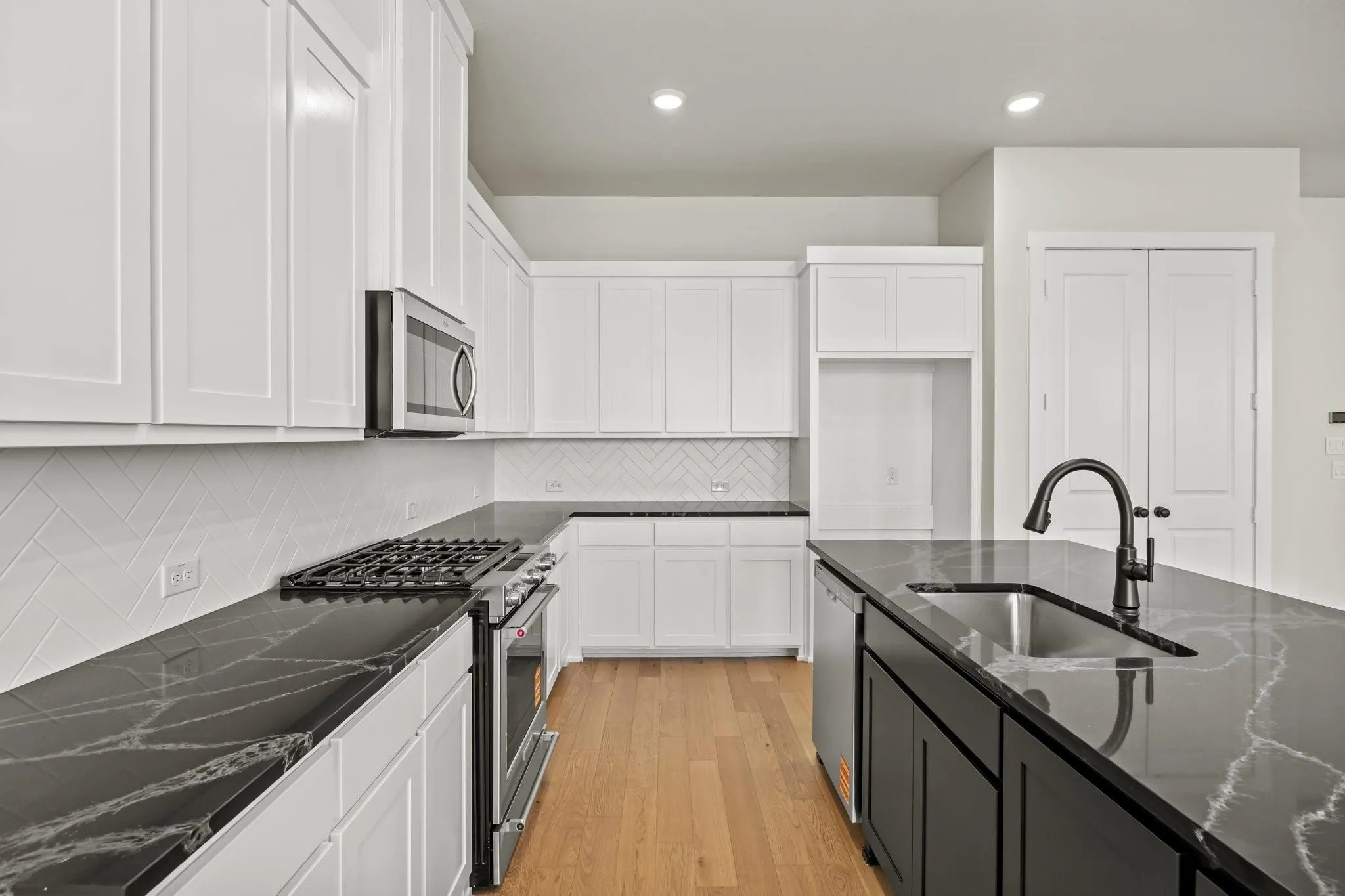 Single Family Residence For Sale in Collin County , 317 Chestnut Street, Celina, Texas 75009, 3 Bedroom, 3 Bathroom, 2 Garage spaces, 2,348 Sqft, built in 2025, mls#21381007, Real Estate Agent in Celina, Homes For Sale in Collin county, Homes For Sale in Celina, Realtor in Celina Texas, Real Estate Brokerage Independent Realty Texas, Luminita Cordes Realtor