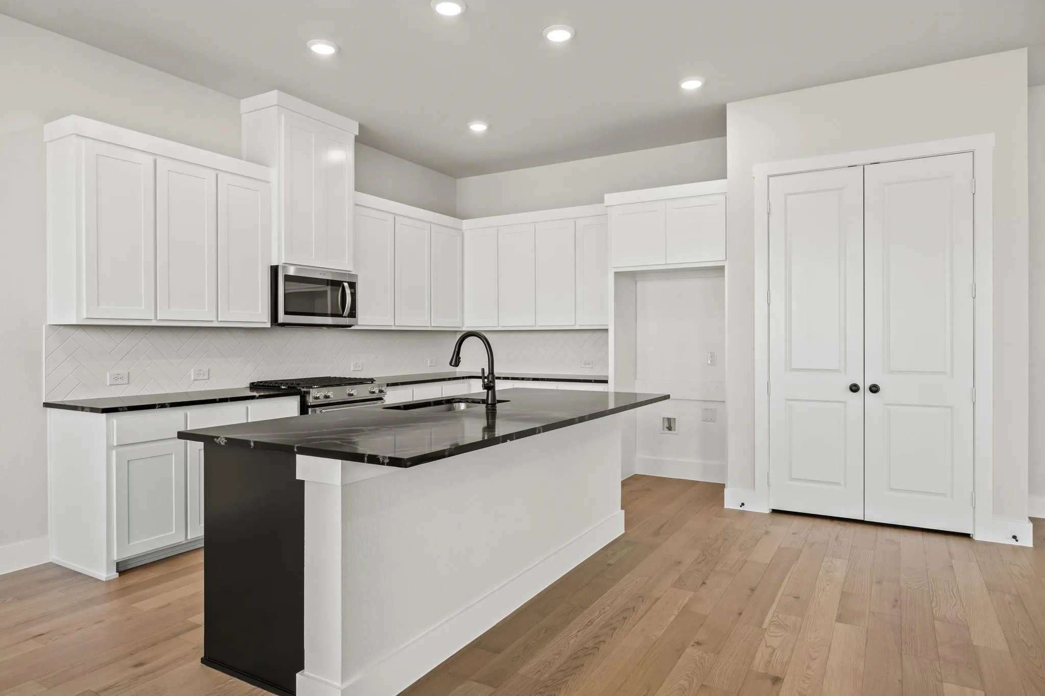 Single Family Residence For Sale in Collin County , 317 Chestnut Street, Celina, Texas 75009, 3 Bedroom, 3 Bathroom, 2 Garage spaces, 2,348 Sqft, built in 2025, mls#21381007, Real Estate Agent in Celina, Homes For Sale in Collin county, Homes For Sale in Celina, Realtor in Celina Texas, Real Estate Brokerage Independent Realty Texas, Luminita Cordes Realtor