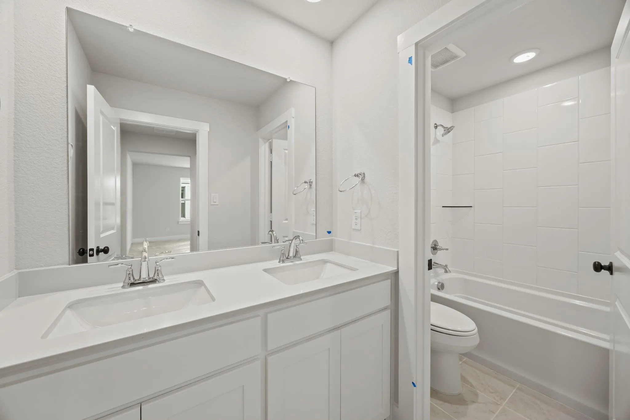 Single Family Residence For Sale in Collin County , 317 Chestnut Street, Celina, Texas 75009, 3 Bedroom, 3 Bathroom, 2 Garage spaces, 2,348 Sqft, built in 2025, mls#21381007, Real Estate Agent in Celina, Homes For Sale in Collin county, Homes For Sale in Celina, Realtor in Celina Texas, Real Estate Brokerage Independent Realty Texas, Luminita Cordes Realtor