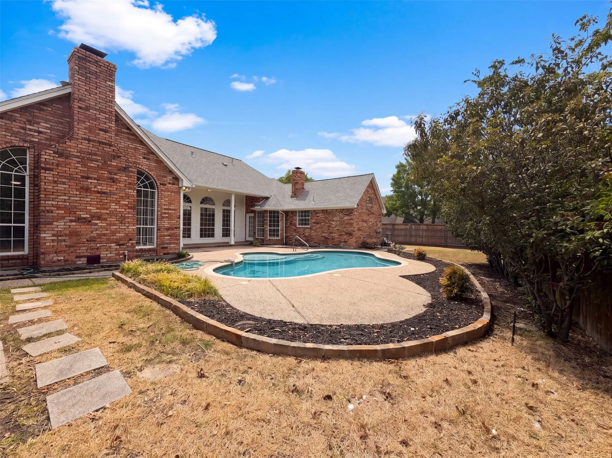 Single Family Residence For Sale in Tarrant County , 1609 Brentwood Trail, Keller, Texas 76248, 4 Bedroom, 3 Bathroom, 3 Garage spaces, 2,841 Sqft, built in 1989, mls#21373855, Real Estate Agent in Keller, Homes For Sale in Tarrant county, Homes For Sale in Keller, Realtor in Keller Texas, Real Estate Brokerage Independent Realty Texas, Luminita Cordes Realtor