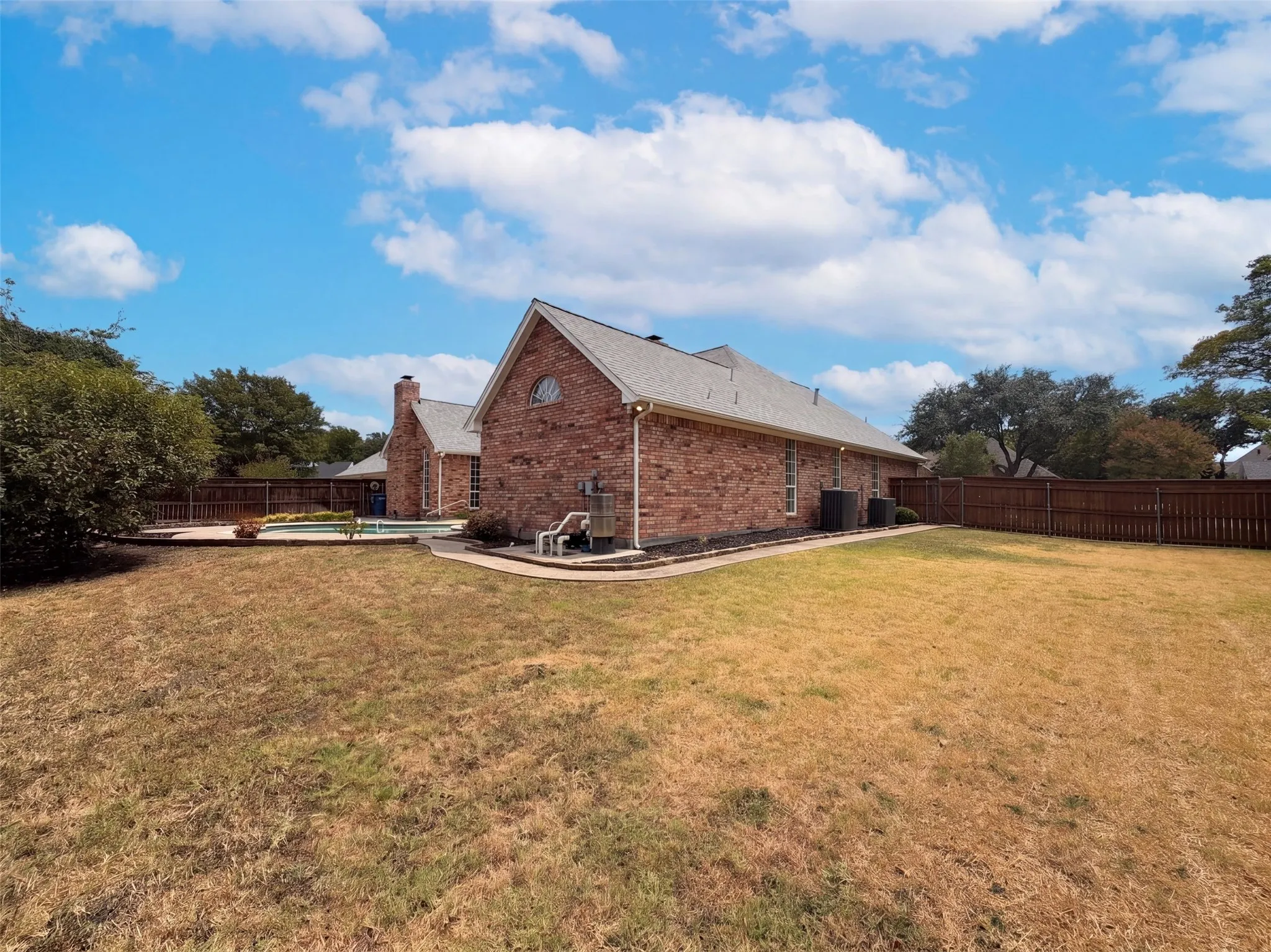 Single Family Residence For Sale in Tarrant County , 1609 Brentwood Trail, Keller, Texas 76248, 4 Bedroom, 3 Bathroom, 3 Garage spaces, 2,841 Sqft, built in 1989, mls#21373855, Real Estate Agent in Keller, Homes For Sale in Tarrant county, Homes For Sale in Keller, Realtor in Keller Texas, Real Estate Brokerage Independent Realty Texas, Luminita Cordes Realtor
