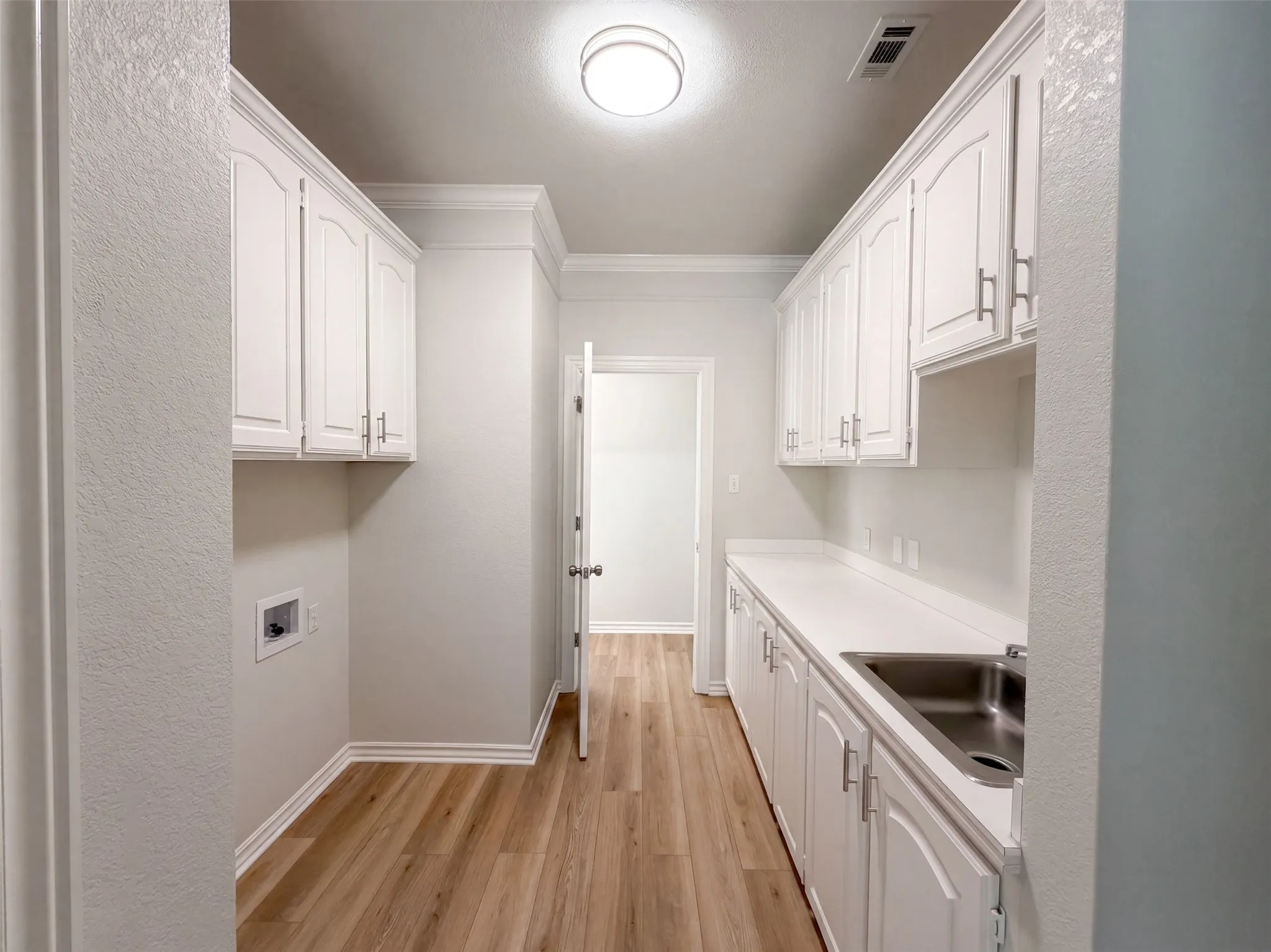 Single Family Residence For Sale in Tarrant County , 1609 Brentwood Trail, Keller, Texas 76248, 4 Bedroom, 3 Bathroom, 3 Garage spaces, 2,841 Sqft, built in 1989, mls#21373855, Real Estate Agent in Keller, Homes For Sale in Tarrant county, Homes For Sale in Keller, Realtor in Keller Texas, Real Estate Brokerage Independent Realty Texas, Luminita Cordes Realtor