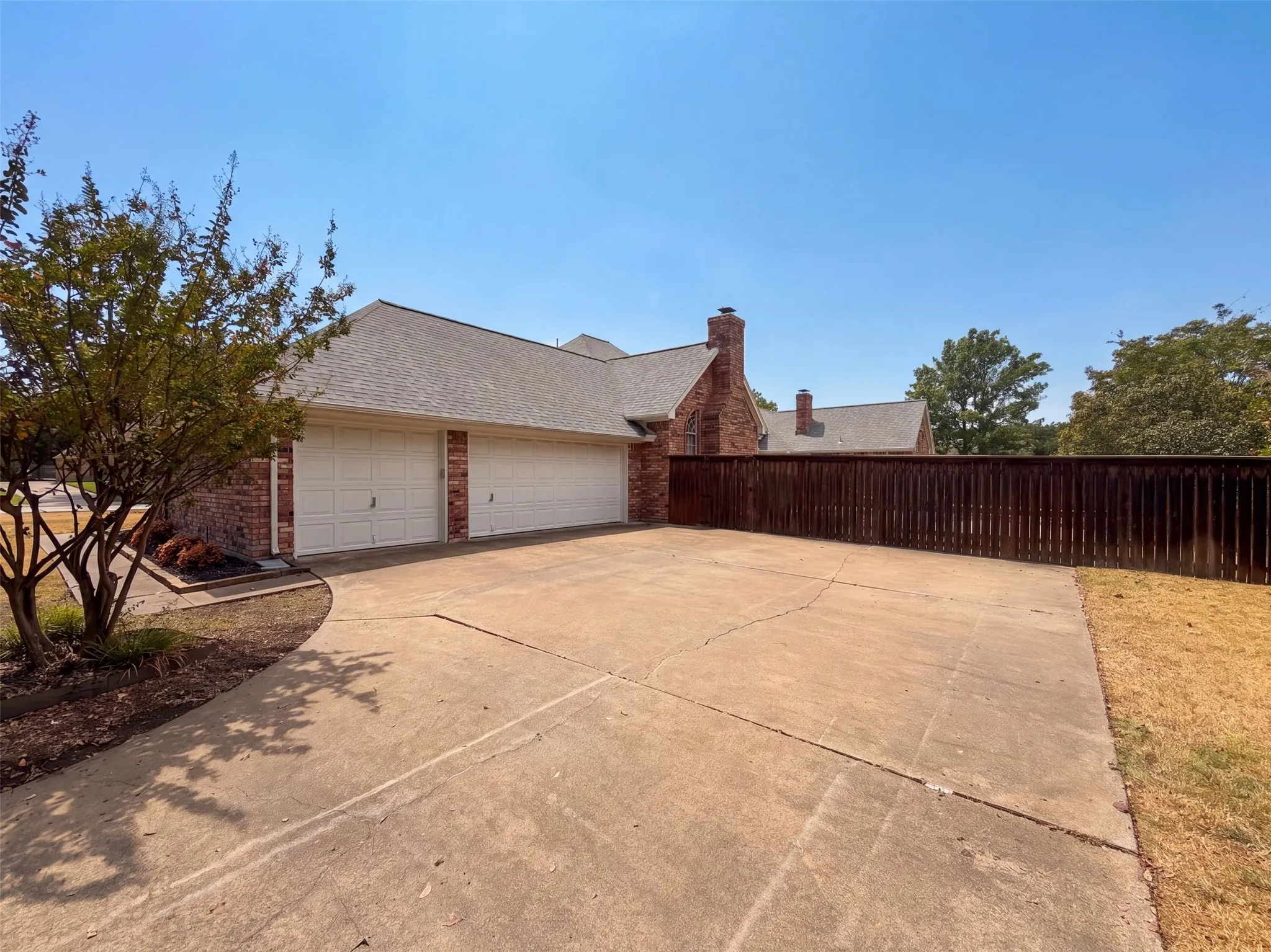 Single Family Residence For Sale in Tarrant County , 1609 Brentwood Trail, Keller, Texas 76248, 4 Bedroom, 3 Bathroom, 3 Garage spaces, 2,841 Sqft, built in 1989, mls#21373855, Real Estate Agent in Keller, Homes For Sale in Tarrant county, Homes For Sale in Keller, Realtor in Keller Texas, Real Estate Brokerage Independent Realty Texas, Luminita Cordes Realtor