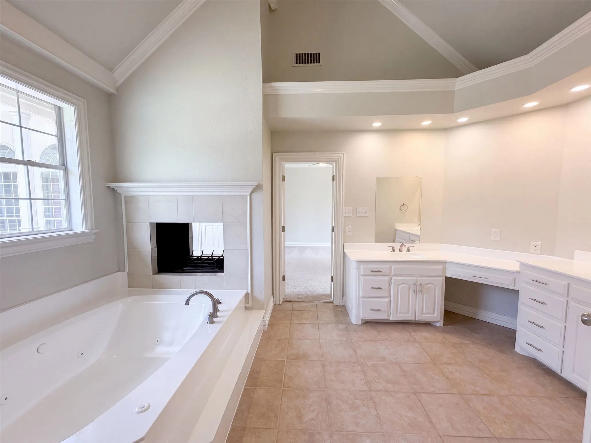 Single Family Residence For Sale in Tarrant County , 1609 Brentwood Trail, Keller, Texas 76248, 4 Bedroom, 3 Bathroom, 3 Garage spaces, 2,841 Sqft, built in 1989, mls#21373855, Real Estate Agent in Keller, Homes For Sale in Tarrant county, Homes For Sale in Keller, Realtor in Keller Texas, Real Estate Brokerage Independent Realty Texas, Luminita Cordes Realtor