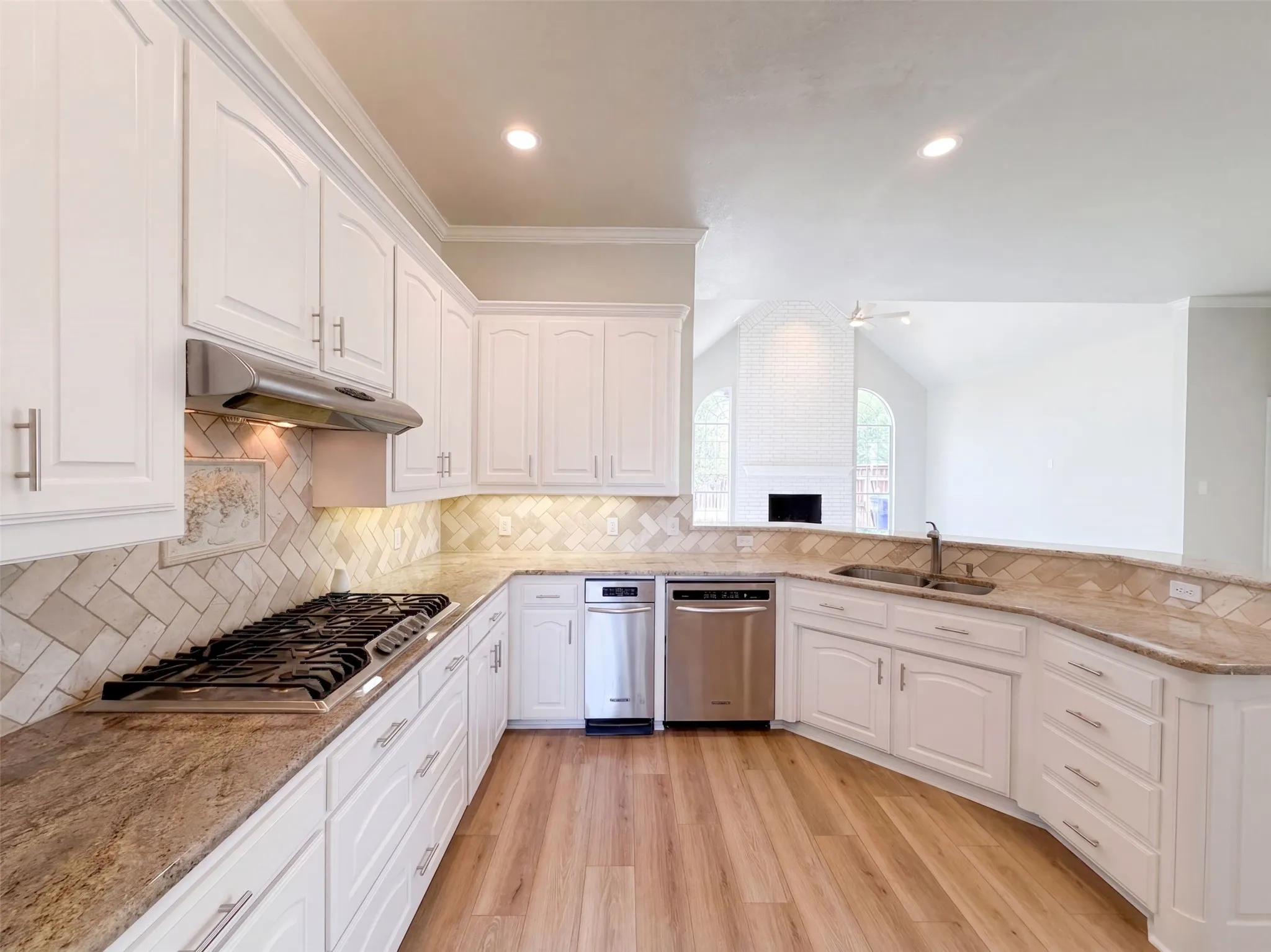 Single Family Residence For Sale in Tarrant County , 1609 Brentwood Trail, Keller, Texas 76248, 4 Bedroom, 3 Bathroom, 3 Garage spaces, 2,841 Sqft, built in 1989, mls#21373855, Real Estate Agent in Keller, Homes For Sale in Tarrant county, Homes For Sale in Keller, Realtor in Keller Texas, Real Estate Brokerage Independent Realty Texas, Luminita Cordes Realtor