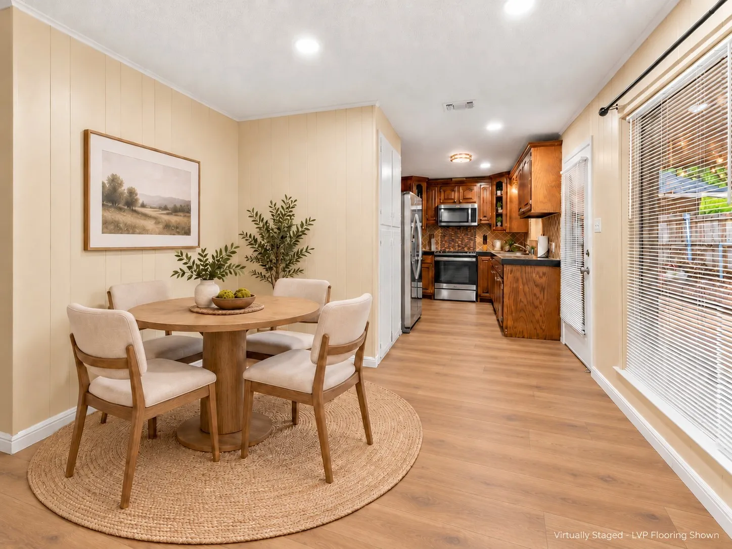 Single Family Residence For Sale in Tarrant County , 1813 Barron Lane, Fort Worth, Texas 76112, 4 Bedroom, 2 Bathroom, 2 Garage spaces, 1,513 Sqft, built in 1962, mls#21375859, Real Estate Agent in Fort Worth, Homes For Sale in Tarrant county, Homes For Sale in Fort Worth, Realtor in Fort Worth Texas, Real Estate Brokerage Independent Realty Texas, Luminita Cordes Realtor
