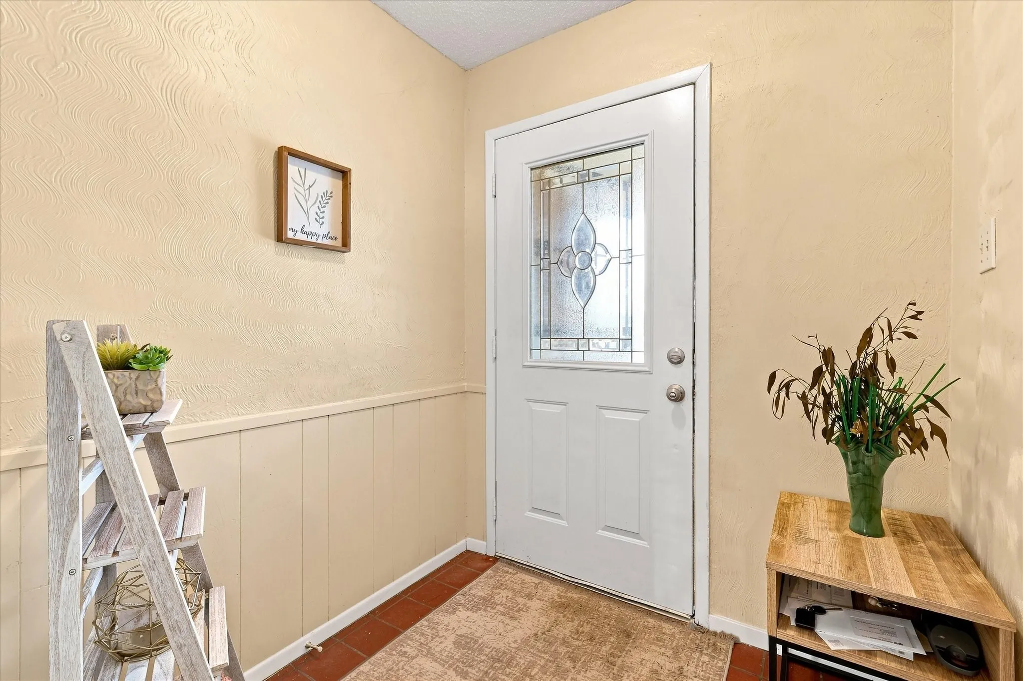 Single Family Residence For Sale in Tarrant County , 1813 Barron Lane, Fort Worth, Texas 76112, 4 Bedroom, 2 Bathroom, 2 Garage spaces, 1,513 Sqft, built in 1962, mls#21375859, Real Estate Agent in Fort Worth, Homes For Sale in Tarrant county, Homes For Sale in Fort Worth, Realtor in Fort Worth Texas, Real Estate Brokerage Independent Realty Texas, Luminita Cordes Realtor