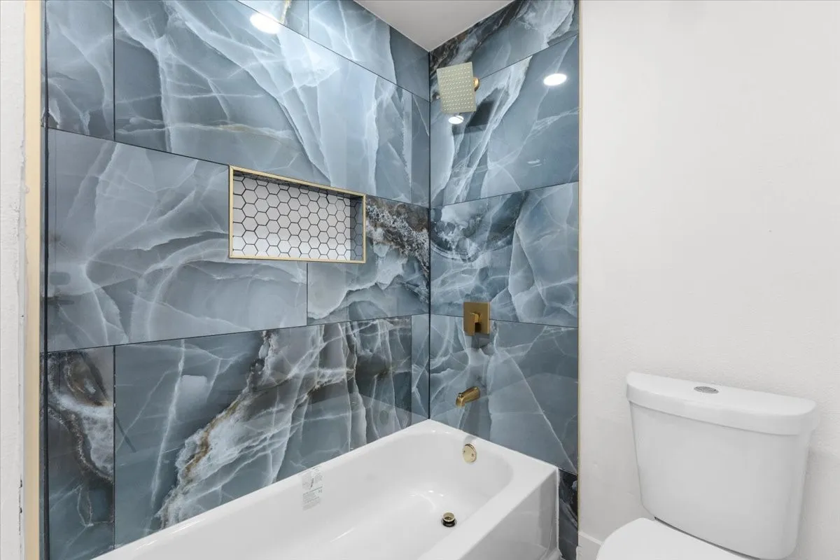 Single Family Residence For Sale in Tarrant County , 3725 Raphael Street, Fort Worth, Texas 76119, 3 Bedroom, 2 Bathroom, 2 Garage spaces, 1,378 Sqft, built in 1966, mls#21380708, Real Estate Agent in Fort Worth, Homes For Sale in Tarrant county, Homes For Sale in Fort Worth, Realtor in Fort Worth Texas, Real Estate Brokerage Independent Realty Texas, Luminita Cordes Realtor