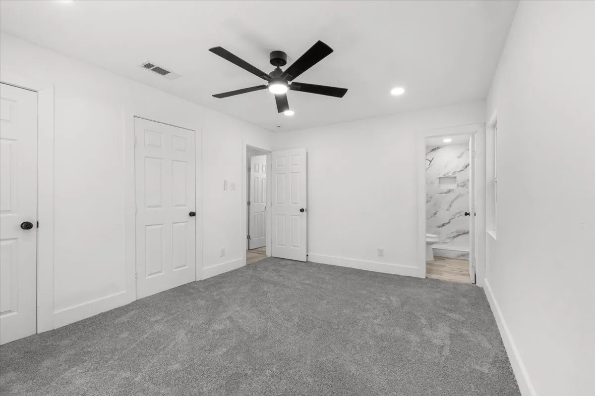Single Family Residence For Sale in Tarrant County , 3725 Raphael Street, Fort Worth, Texas 76119, 3 Bedroom, 2 Bathroom, 2 Garage spaces, 1,378 Sqft, built in 1966, mls#21380708, Real Estate Agent in Fort Worth, Homes For Sale in Tarrant county, Homes For Sale in Fort Worth, Realtor in Fort Worth Texas, Real Estate Brokerage Independent Realty Texas, Luminita Cordes Realtor