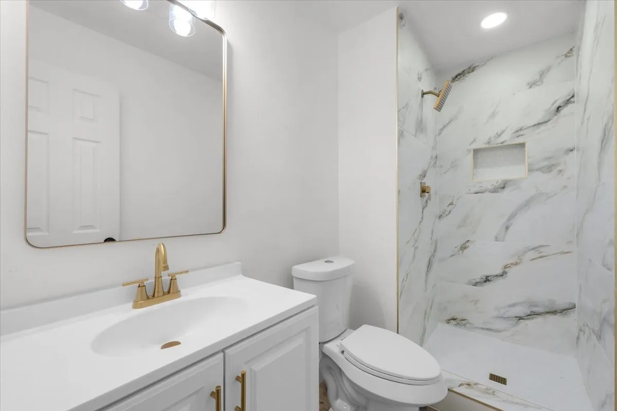 Single Family Residence For Sale in Tarrant County , 3725 Raphael Street, Fort Worth, Texas 76119, 3 Bedroom, 2 Bathroom, 2 Garage spaces, 1,378 Sqft, built in 1966, mls#21380708, Real Estate Agent in Fort Worth, Homes For Sale in Tarrant county, Homes For Sale in Fort Worth, Realtor in Fort Worth Texas, Real Estate Brokerage Independent Realty Texas, Luminita Cordes Realtor
