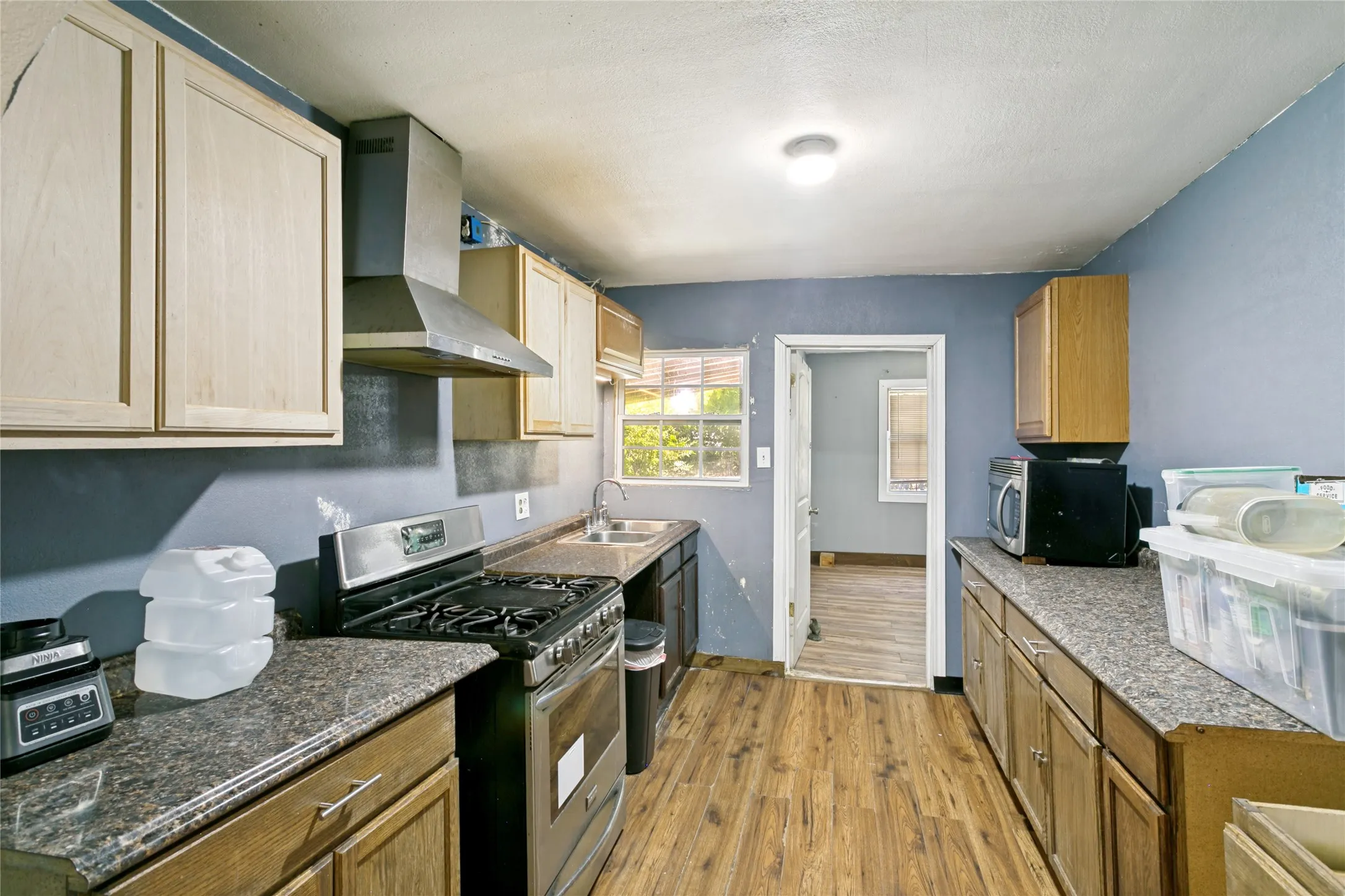Single Family Residence For Sale in Tarrant County , 4329 Lubbock Avenue, Fort Worth, Texas 76115, 4 Bedroom, 2 Bathroom, Garage spaces, 1,612 Sqft, built in 1949, mls#21380996, Real Estate Agent in Fort Worth, Homes For Sale in Tarrant county, Homes For Sale in Fort Worth, Realtor in Fort Worth Texas, Real Estate Brokerage Independent Realty Texas, Luminita Cordes Realtor