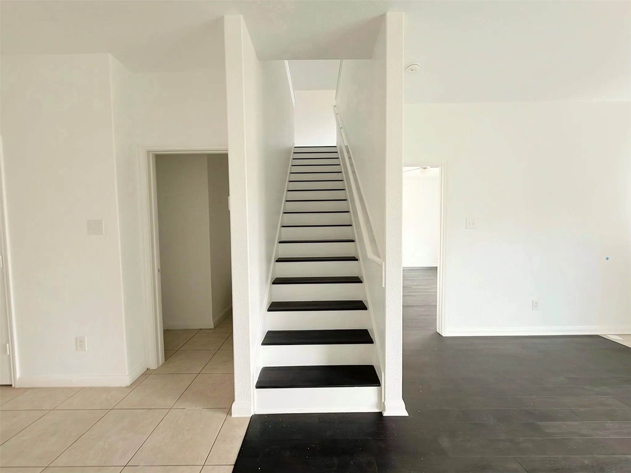Single Family Residence For Rent in Kaufman County , 4405 Elderberry Street, Forney, Texas 75126, 4 Bedroom, 3 Bathroom, 2 Garage spaces, 2,724 Sqft, built in 2016, mls#21380955, Real Estate Agent in Forney, Homes For Rent in Kaufman county, Homes For Rent in Forney, Realtor in Forney Texas, Real Estate Brokerage Independent Realty Texas, Luminita Cordes Realtor