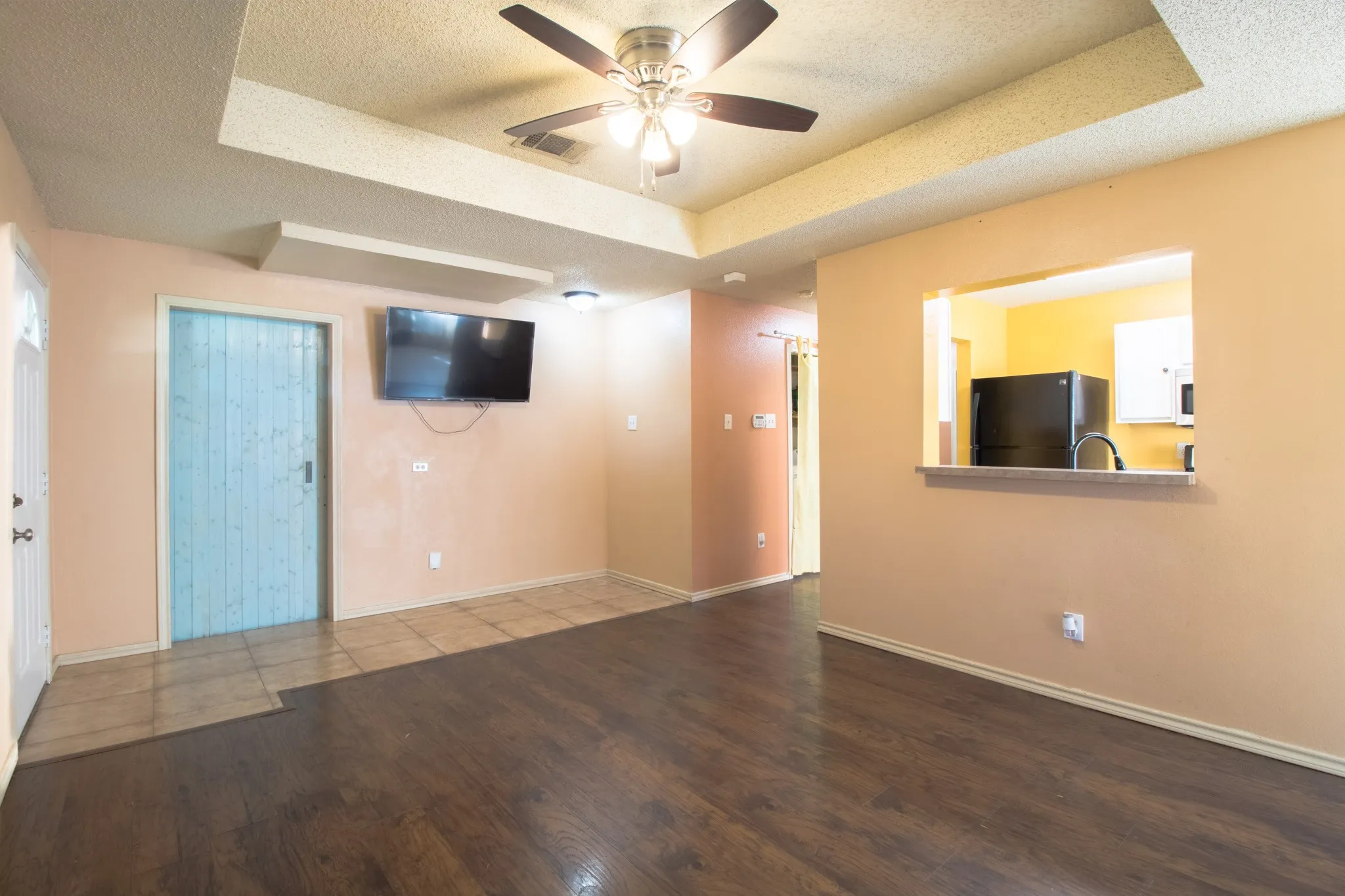 Single Family Residence For Sale in Dallas County , 2651 Anderson Street, Dallas, Texas 75215, 3 Bedroom, 2 Bathroom, Garage spaces, 1,266 Sqft, built in 2001, mls#21381051, Real Estate Agent in Dallas, Homes For Sale in Dallas county, Homes For Sale in Dallas, Realtor in Dallas Texas, Real Estate Brokerage Independent Realty Texas, Luminita Cordes Realtor