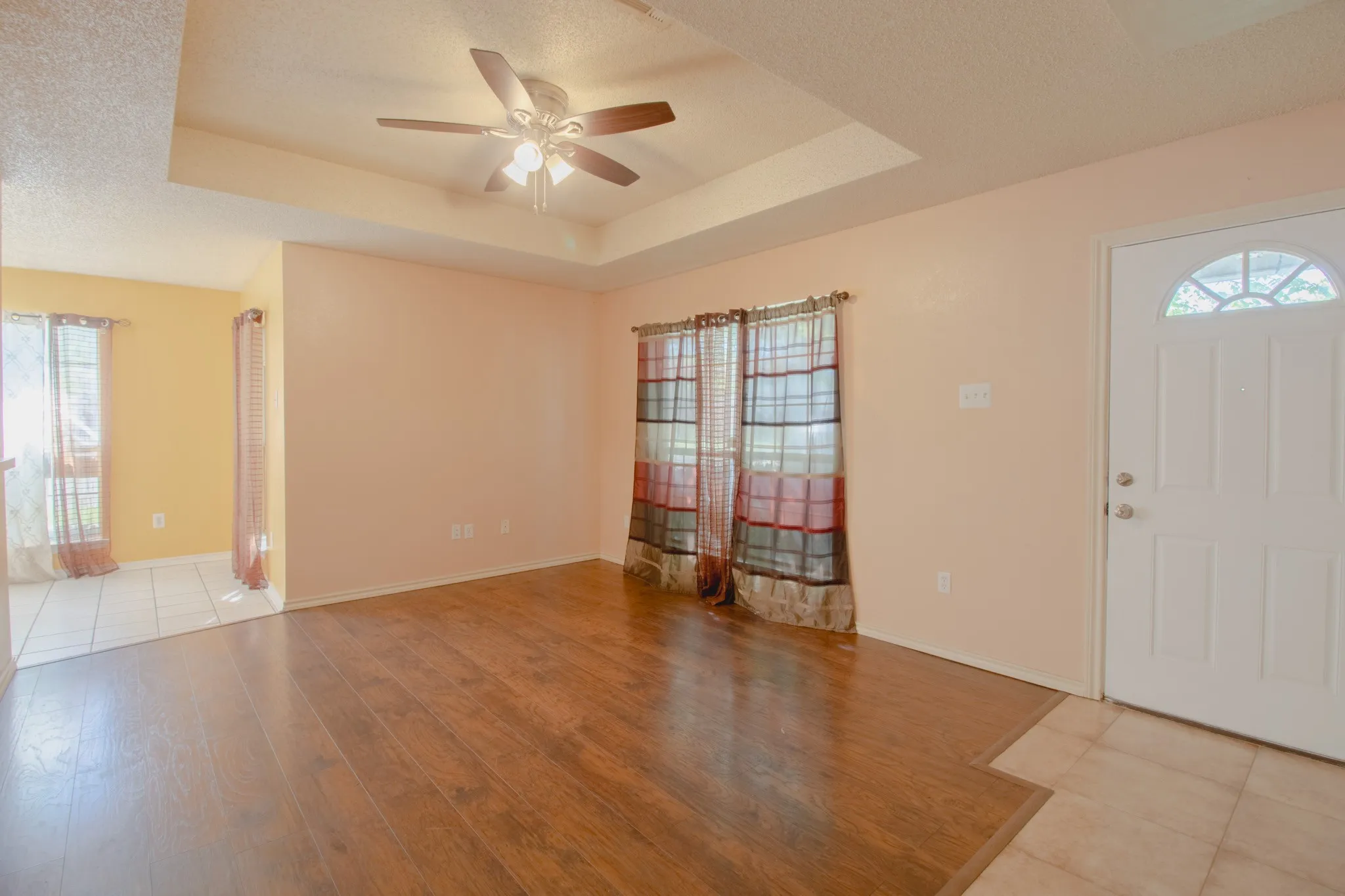Single Family Residence For Sale in Dallas County , 2651 Anderson Street, Dallas, Texas 75215, 3 Bedroom, 2 Bathroom, Garage spaces, 1,266 Sqft, built in 2001, mls#21381051, Real Estate Agent in Dallas, Homes For Sale in Dallas county, Homes For Sale in Dallas, Realtor in Dallas Texas, Real Estate Brokerage Independent Realty Texas, Luminita Cordes Realtor