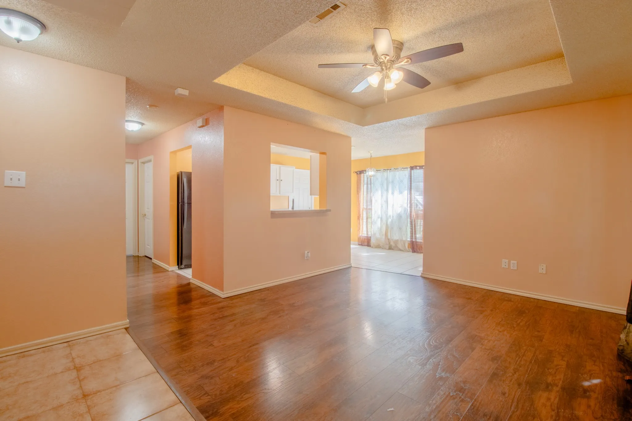 Single Family Residence For Sale in Dallas County , 2651 Anderson Street, Dallas, Texas 75215, 3 Bedroom, 2 Bathroom, Garage spaces, 1,266 Sqft, built in 2001, mls#21381051, Real Estate Agent in Dallas, Homes For Sale in Dallas county, Homes For Sale in Dallas, Realtor in Dallas Texas, Real Estate Brokerage Independent Realty Texas, Luminita Cordes Realtor