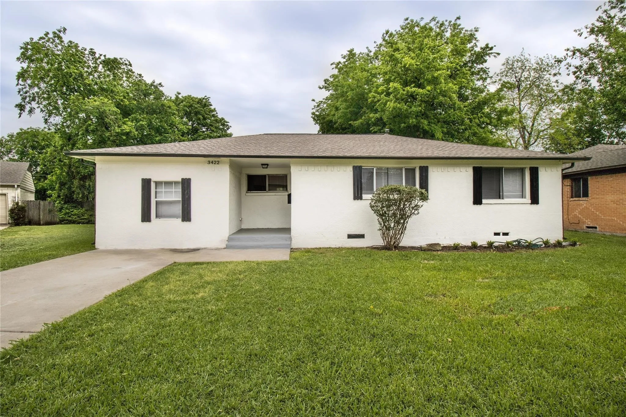 Single Family Residence For Sale in Dallas County , 3422 Moon Drive, Mesquite, Texas 75150, 4 Bedroom, 2 Bathroom, Garage spaces, 1,512 Sqft, built in 1958, mls#21377873, Real Estate Agent in Mesquite, Homes For Sale in Dallas county, Homes For Sale in Mesquite, Realtor in Mesquite Texas, Real Estate Brokerage Independent Realty Texas, Luminita Cordes Realtor