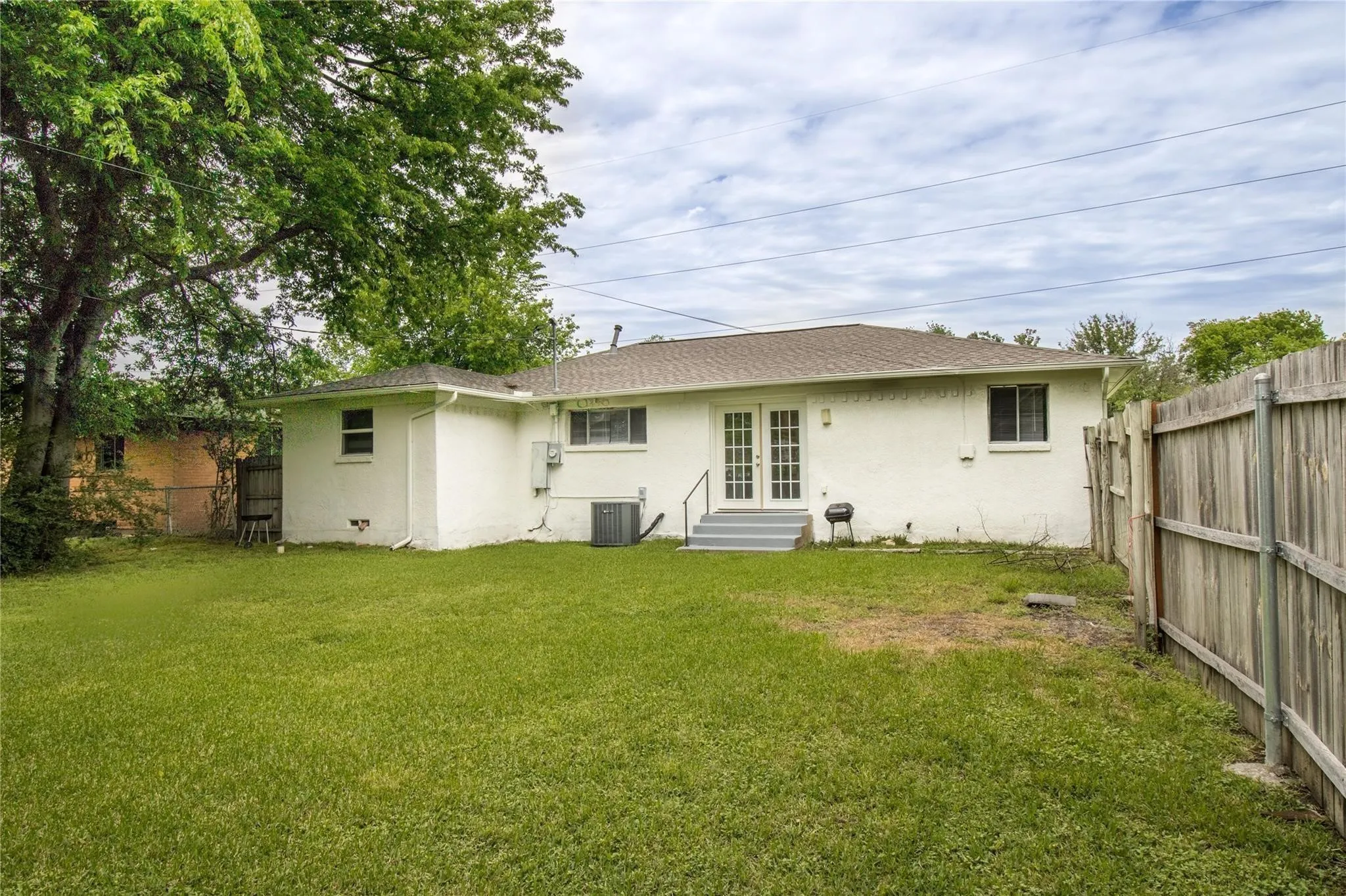 Single Family Residence For Sale in Dallas County , 3422 Moon Drive, Mesquite, Texas 75150, 4 Bedroom, 2 Bathroom, Garage spaces, 1,512 Sqft, built in 1958, mls#21377873, Real Estate Agent in Mesquite, Homes For Sale in Dallas county, Homes For Sale in Mesquite, Realtor in Mesquite Texas, Real Estate Brokerage Independent Realty Texas, Luminita Cordes Realtor