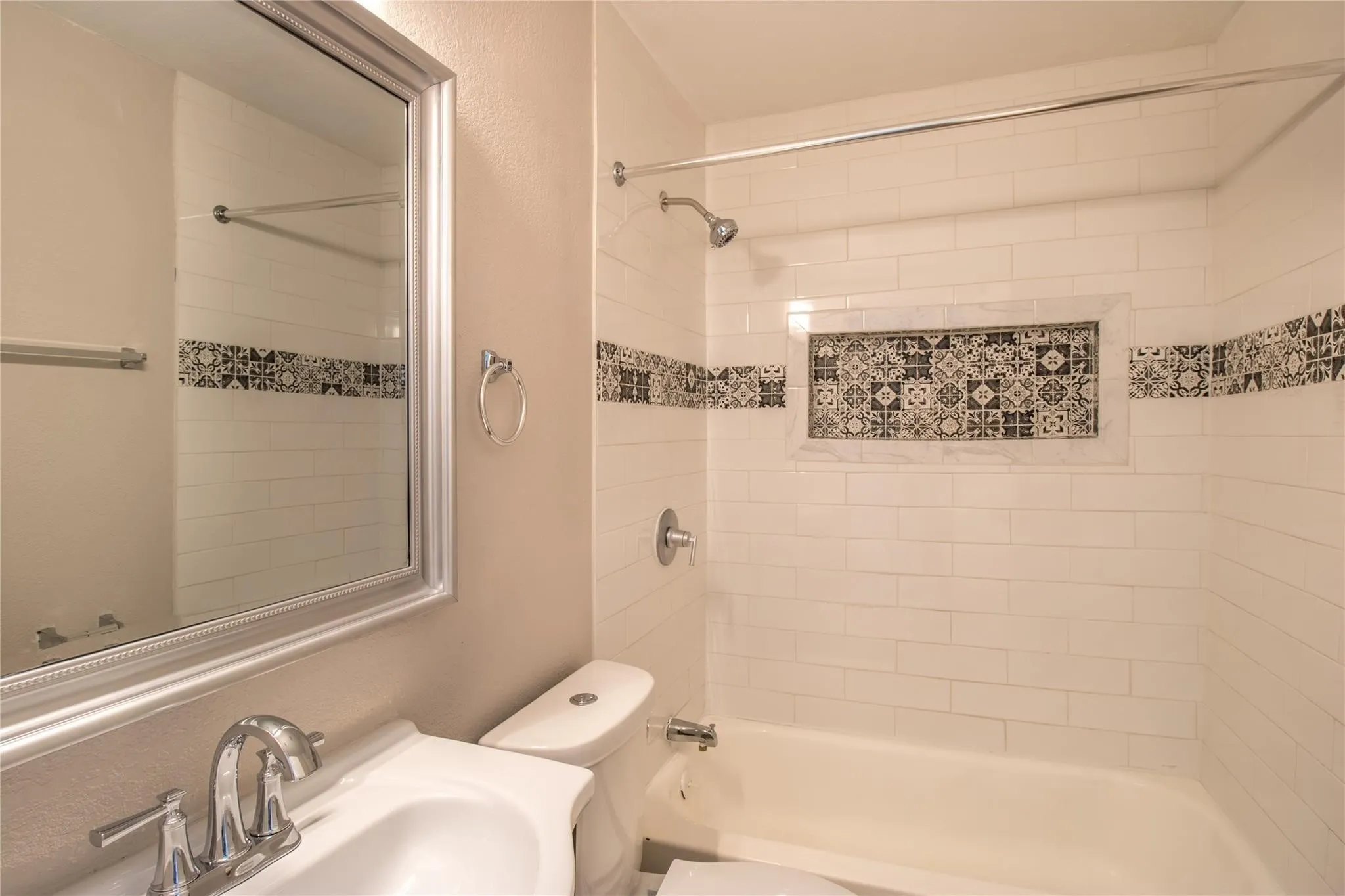 Single Family Residence For Sale in Dallas County , 3422 Moon Drive, Mesquite, Texas 75150, 4 Bedroom, 2 Bathroom, Garage spaces, 1,512 Sqft, built in 1958, mls#21377873, Real Estate Agent in Mesquite, Homes For Sale in Dallas county, Homes For Sale in Mesquite, Realtor in Mesquite Texas, Real Estate Brokerage Independent Realty Texas, Luminita Cordes Realtor