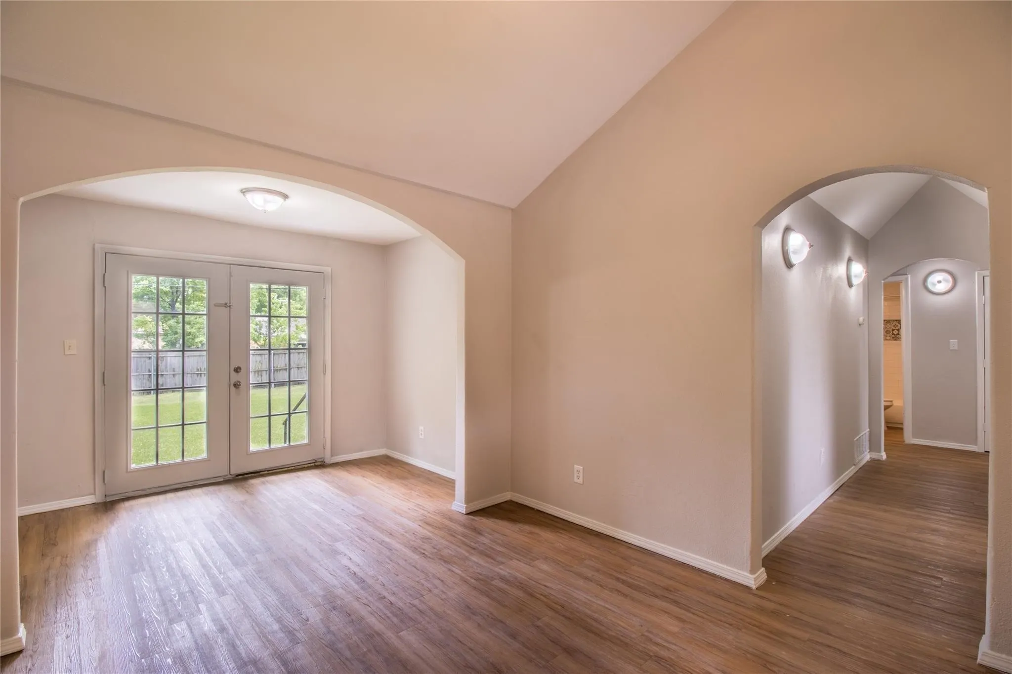 Single Family Residence For Sale in Dallas County , 3422 Moon Drive, Mesquite, Texas 75150, 4 Bedroom, 2 Bathroom, Garage spaces, 1,512 Sqft, built in 1958, mls#21377873, Real Estate Agent in Mesquite, Homes For Sale in Dallas county, Homes For Sale in Mesquite, Realtor in Mesquite Texas, Real Estate Brokerage Independent Realty Texas, Luminita Cordes Realtor