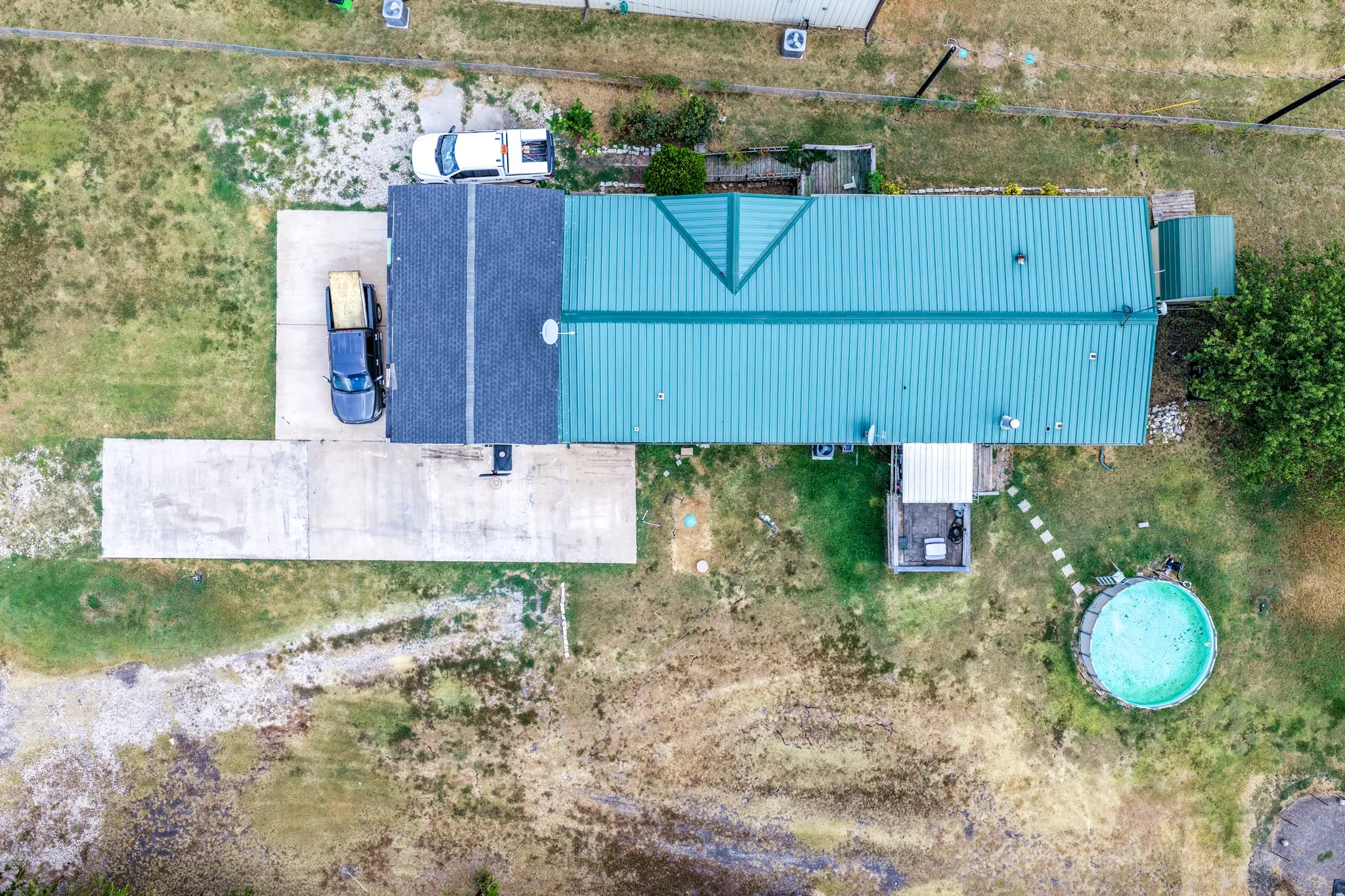 Manufactured Home For Sale in Hunt County , 2340 Fm 36 S, Caddo Mills, Texas 75135, 2 Bedroom, 2 Bathroom, 2 Garage spaces, 2,280 Sqft, built in 2007, mls#21374263, Real Estate Agent in Caddo Mills, Homes For Sale in Hunt county, Homes For Sale in Caddo Mills, Realtor in Caddo Mills Texas, Real Estate Brokerage Independent Realty Texas, Luminita Cordes Realtor