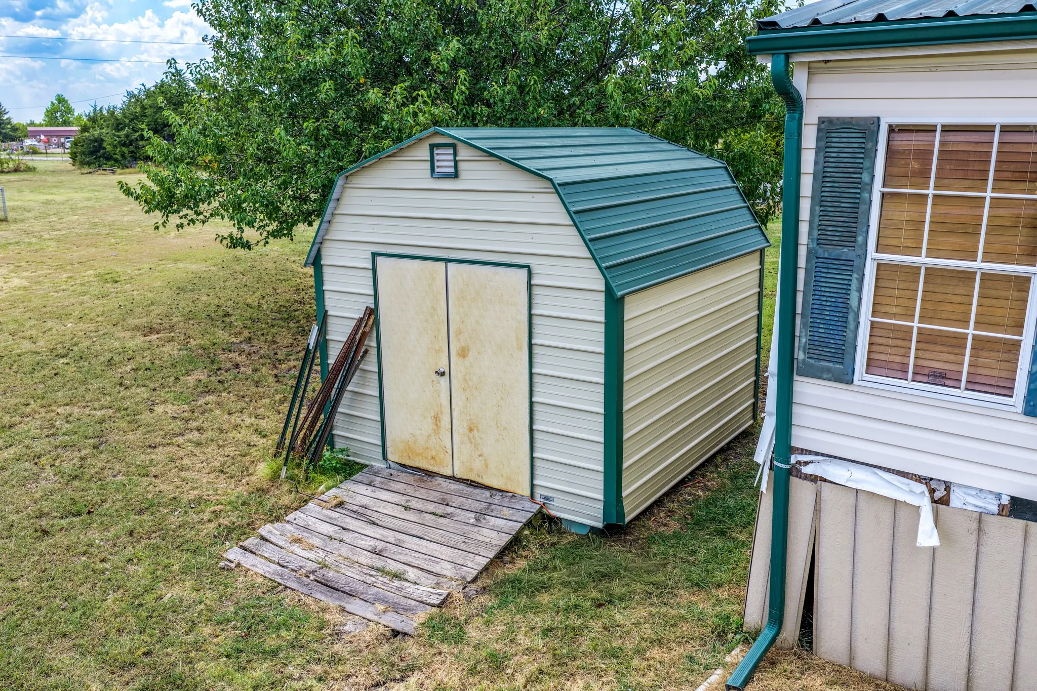Manufactured Home For Sale in Hunt County , 2340 Fm 36 S, Caddo Mills, Texas 75135, 2 Bedroom, 2 Bathroom, 2 Garage spaces, 2,280 Sqft, built in 2007, mls#21374263, Real Estate Agent in Caddo Mills, Homes For Sale in Hunt county, Homes For Sale in Caddo Mills, Realtor in Caddo Mills Texas, Real Estate Brokerage Independent Realty Texas, Luminita Cordes Realtor