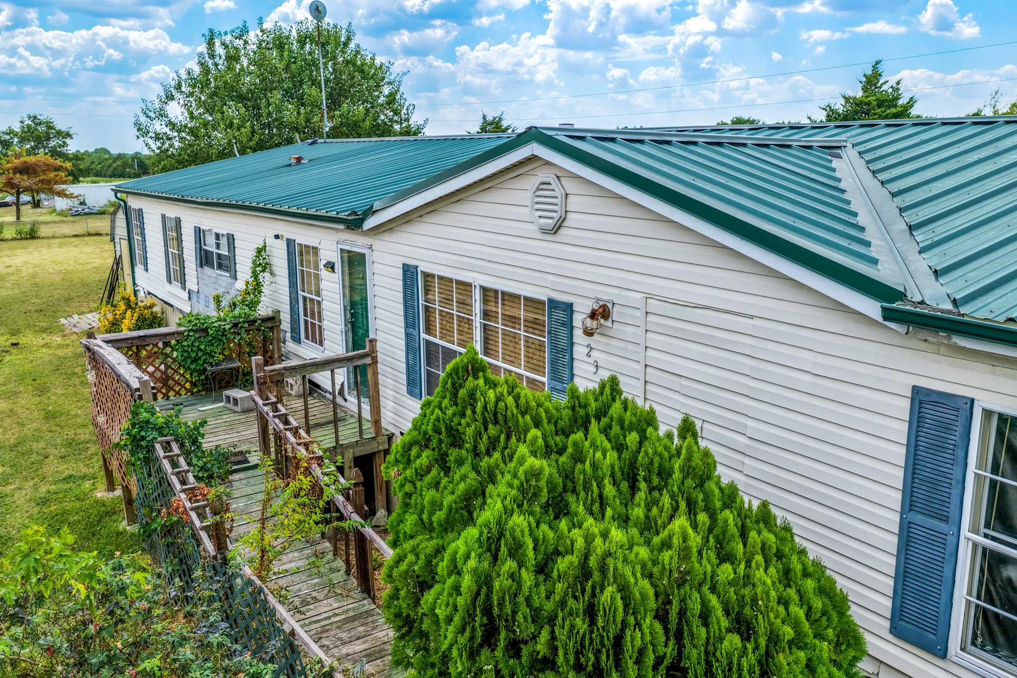 Manufactured Home For Sale in Hunt County , 2340 Fm 36 S, Caddo Mills, Texas 75135, 2 Bedroom, 2 Bathroom, 2 Garage spaces, 2,280 Sqft, built in 2007, mls#21374263, Real Estate Agent in Caddo Mills, Homes For Sale in Hunt county, Homes For Sale in Caddo Mills, Realtor in Caddo Mills Texas, Real Estate Brokerage Independent Realty Texas, Luminita Cordes Realtor