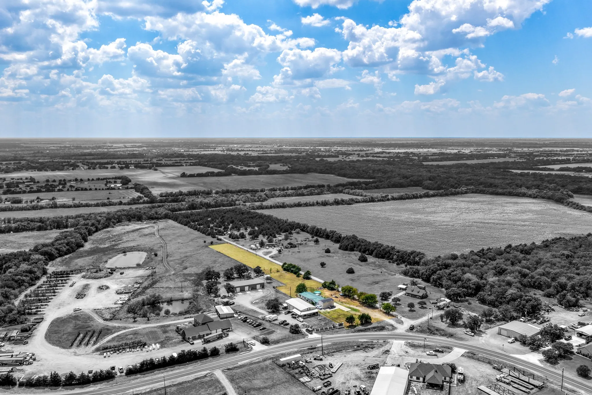 Manufactured Home For Sale in Hunt County , 2340 Fm 36 S, Caddo Mills, Texas 75135, 2 Bedroom, 2 Bathroom, 2 Garage spaces, 2,280 Sqft, built in 2007, mls#21374263, Real Estate Agent in Caddo Mills, Homes For Sale in Hunt county, Homes For Sale in Caddo Mills, Realtor in Caddo Mills Texas, Real Estate Brokerage Independent Realty Texas, Luminita Cordes Realtor